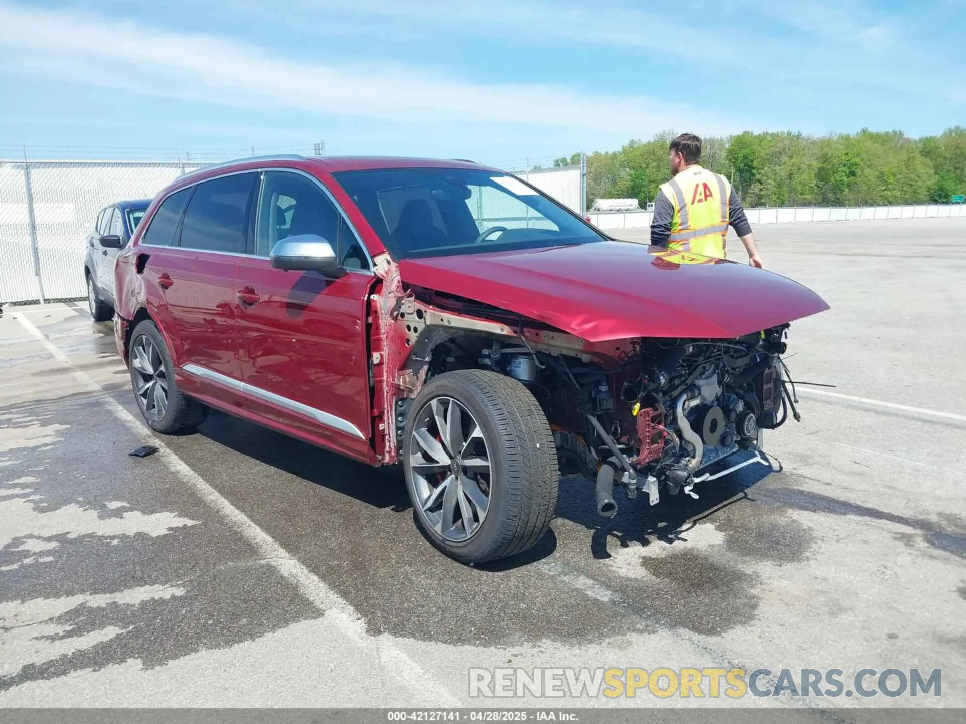 1 Фотография поврежденного автомобиля WA1VWBF74RD008199 AUDI SQ7 2024