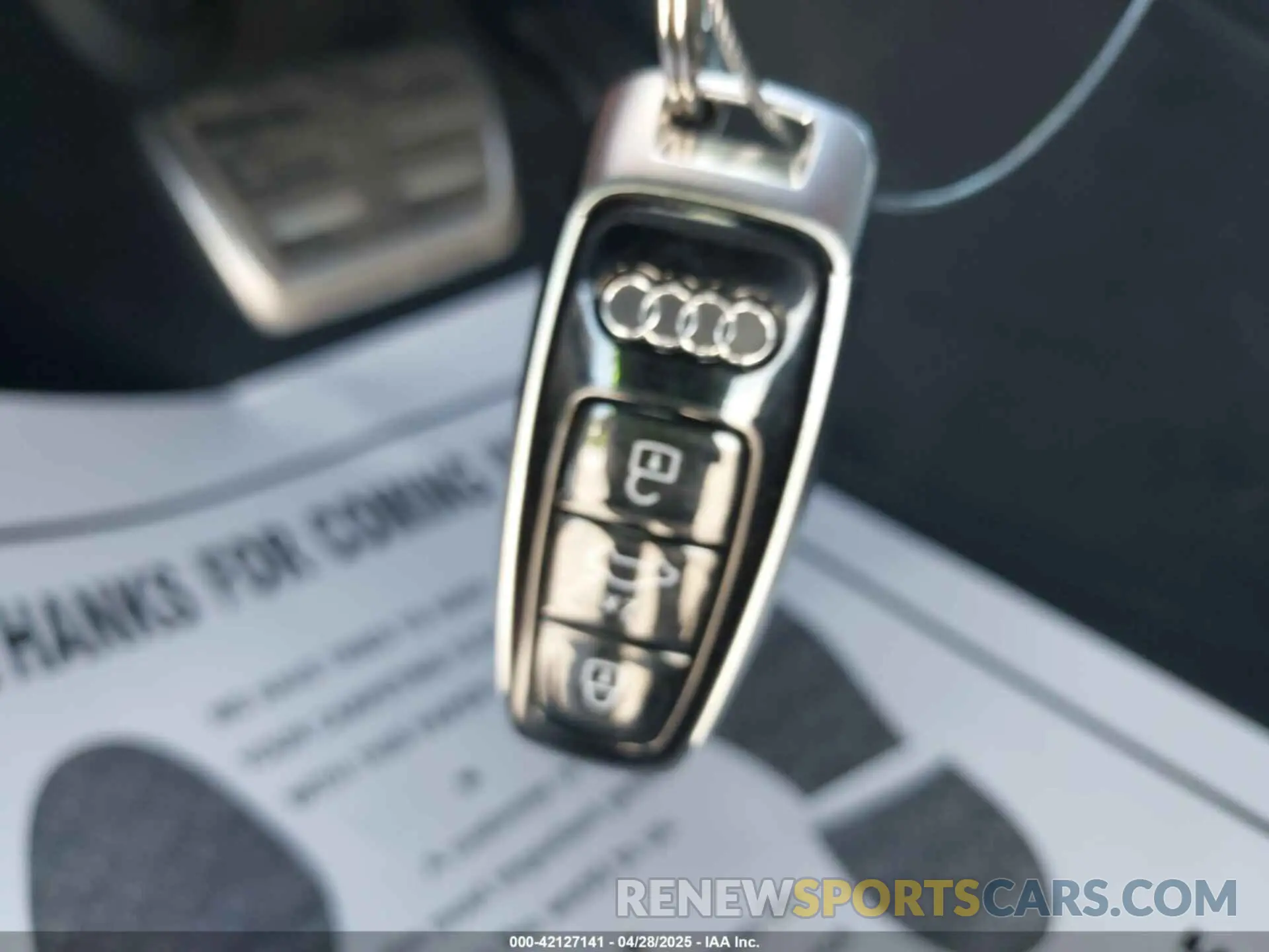 11 Фотография поврежденного автомобиля WA1VWBF74RD008199 AUDI SQ7 2024