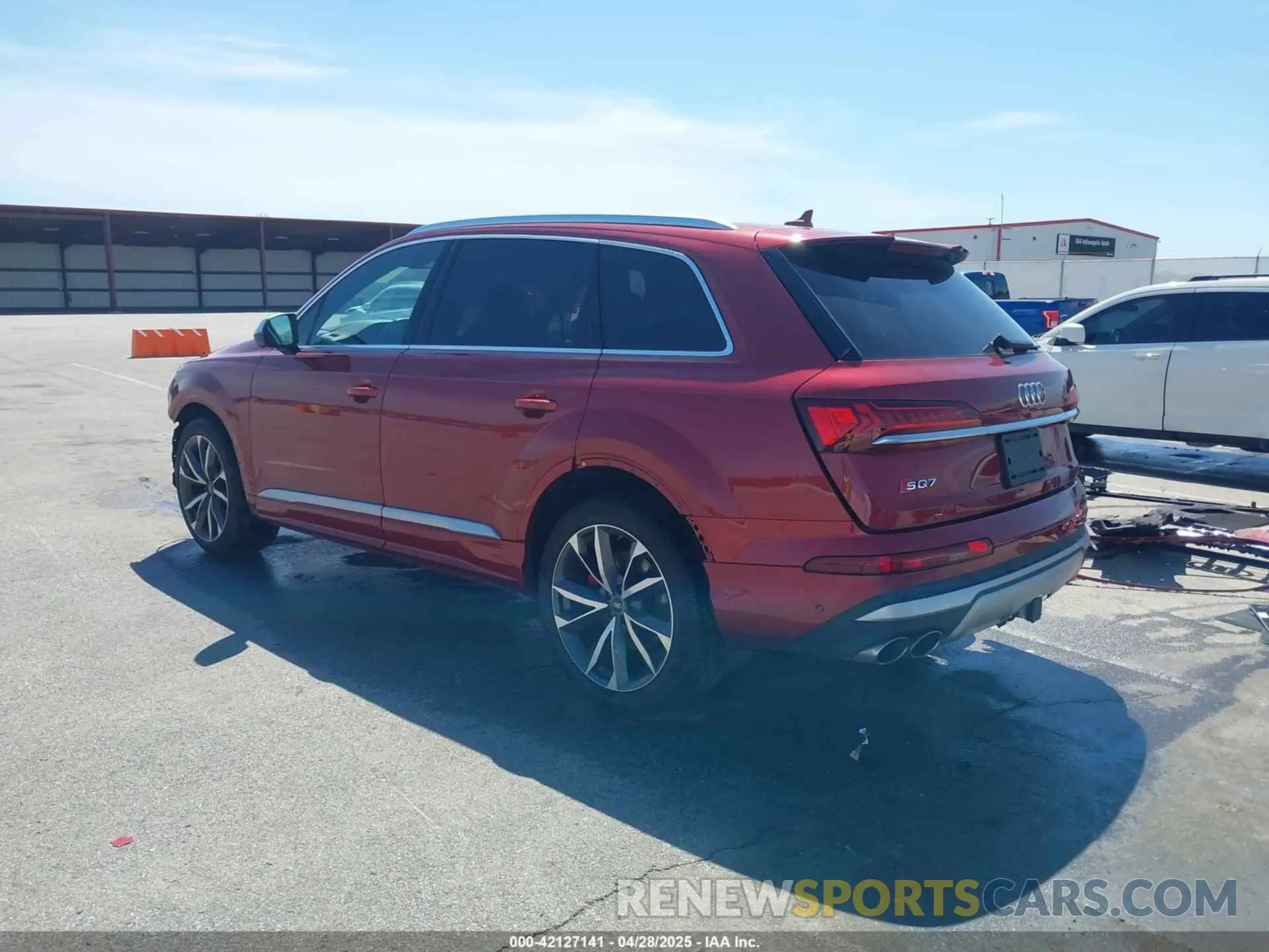 3 Фотография поврежденного автомобиля WA1VWBF74RD008199 AUDI SQ7 2024