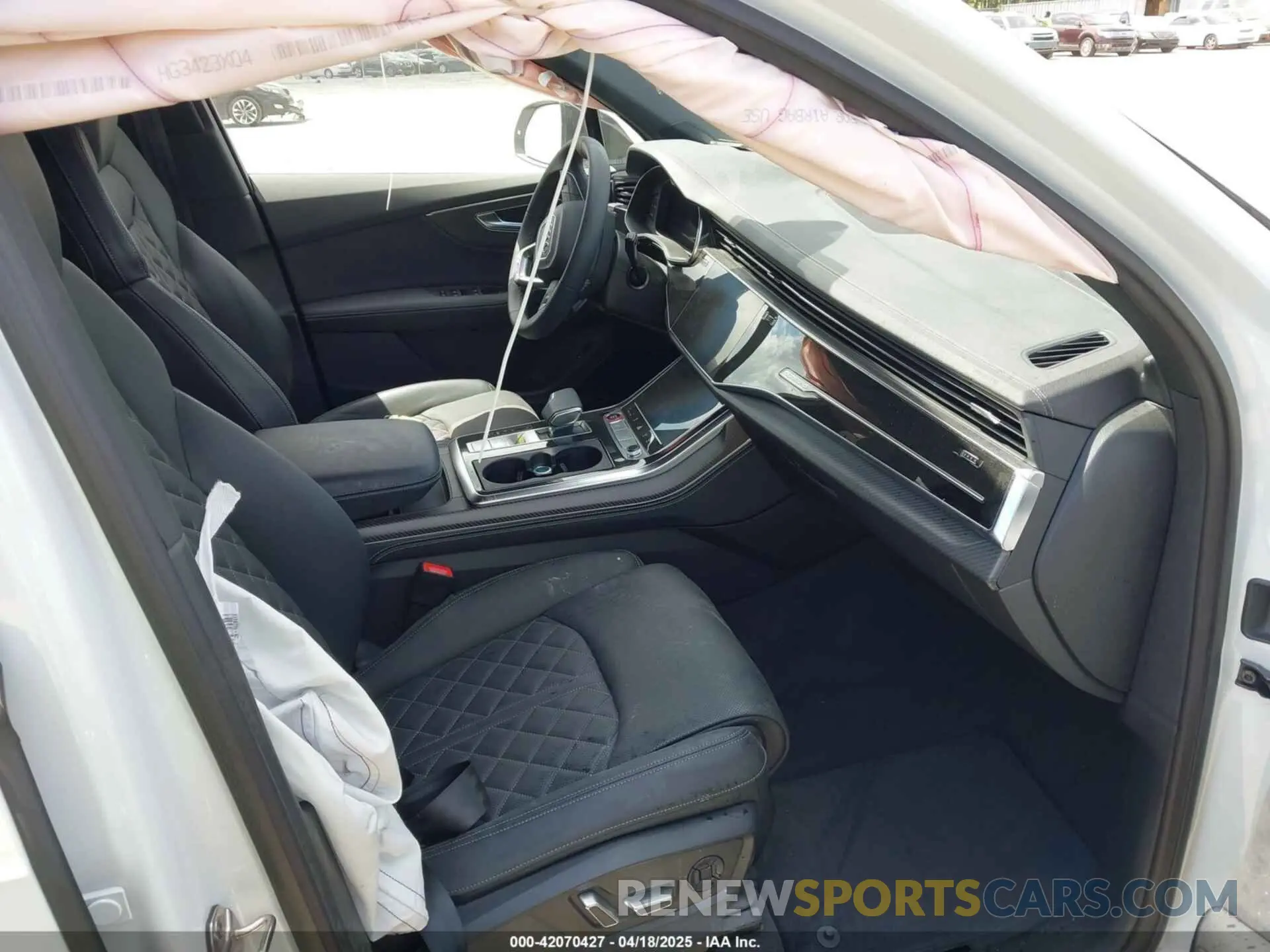 5 Photograph of a damaged car WA1AWBF7XSD002704 AUDI SQ7 2025