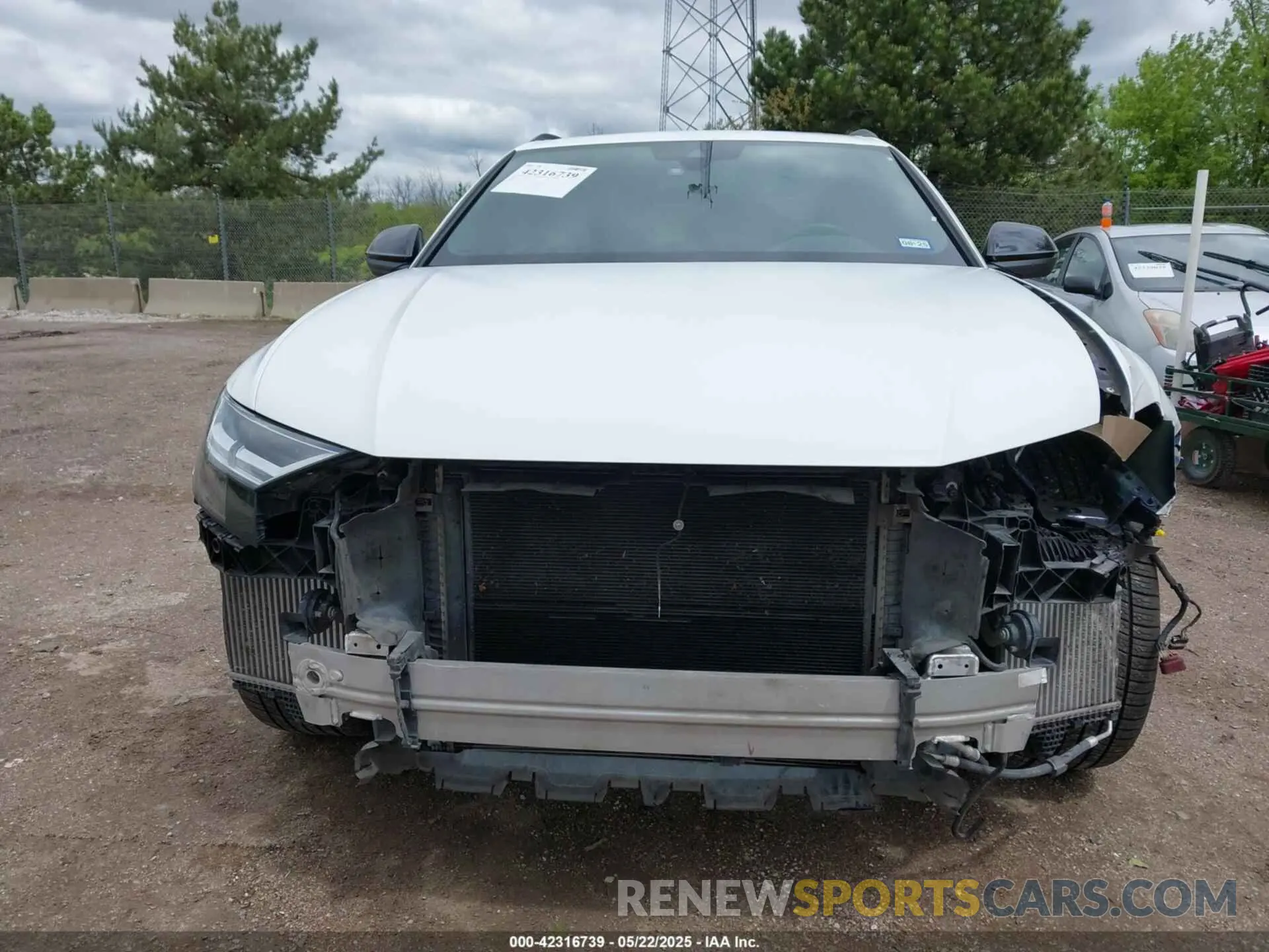 12 Photograph of a damaged car WA1AWBF1XMD033885 AUDI SQ8 2021