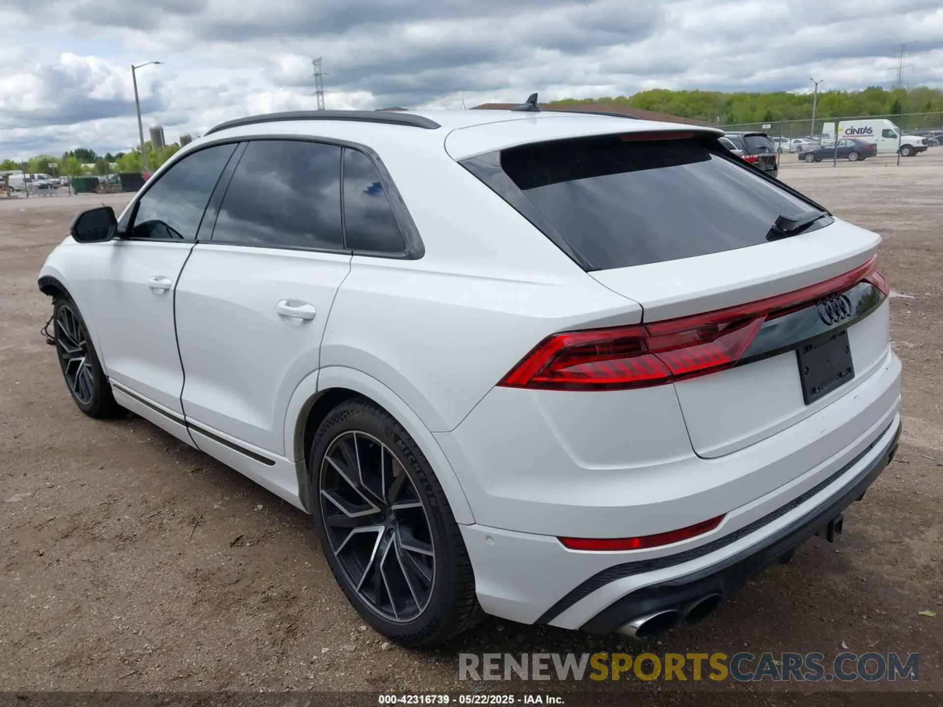 3 Photograph of a damaged car WA1AWBF1XMD033885 AUDI SQ8 2021