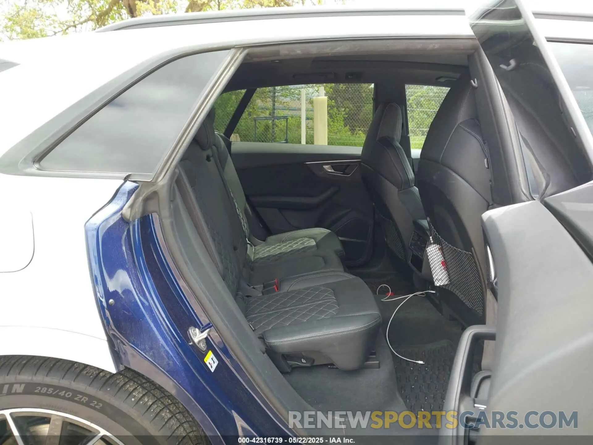 8 Photograph of a damaged car WA1AWBF1XMD033885 AUDI SQ8 2021