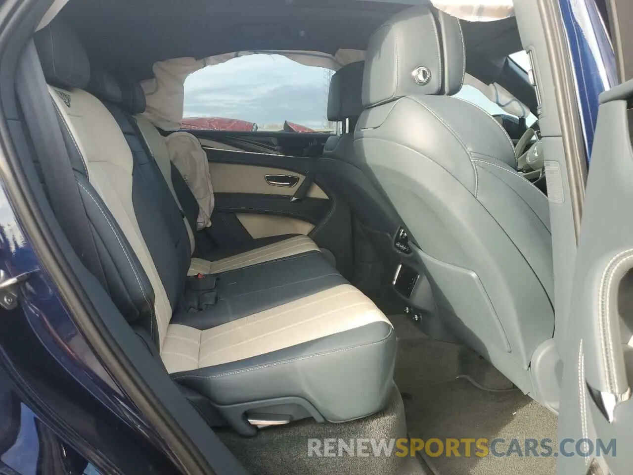 11 Фотография поврежденного автомобиля SJAAM2ZV3KC027084 BENTLEY ALL MODELS 2019