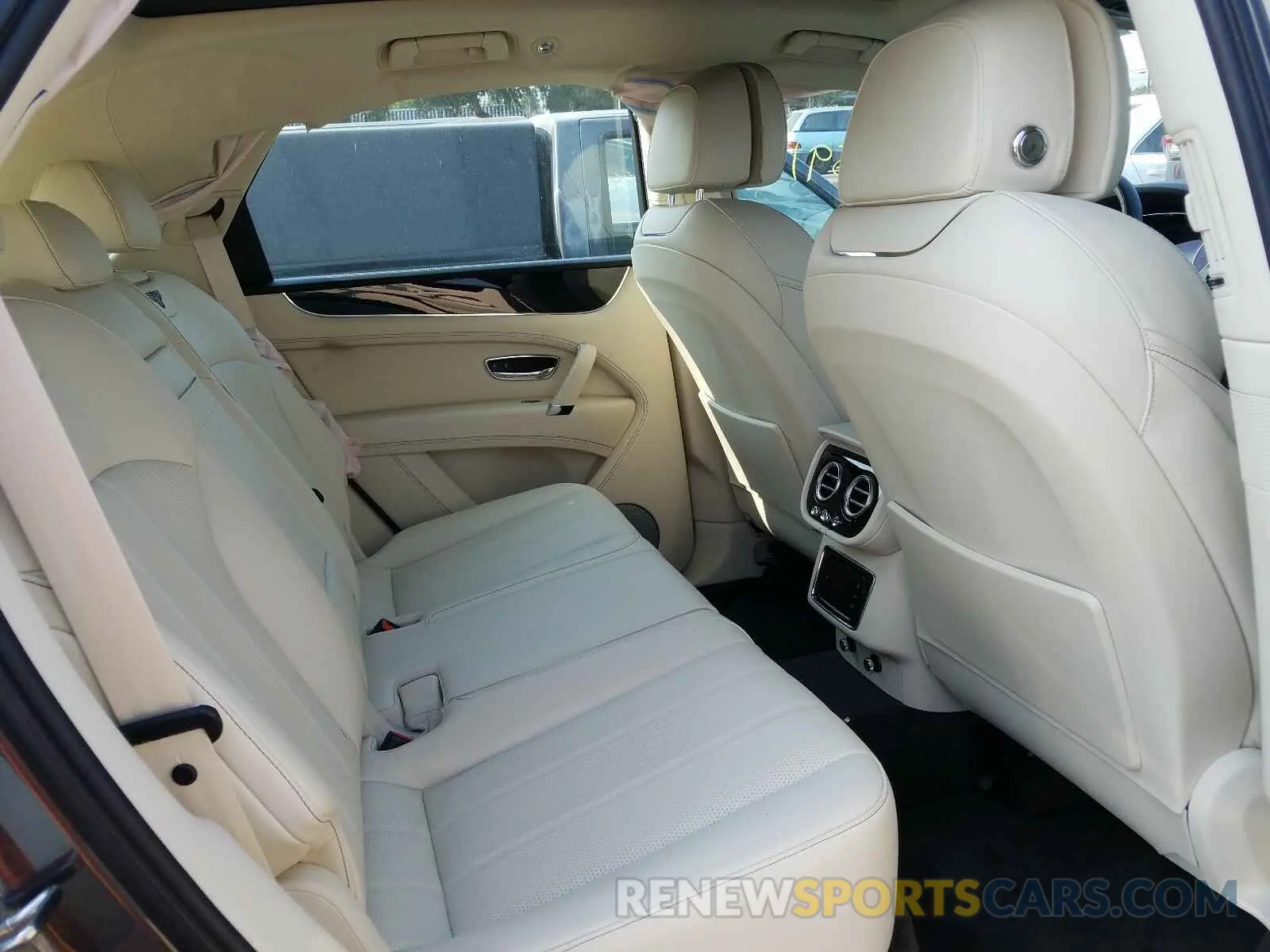 6 Photograph of a damaged car SJAAM2ZV4KC024937 BENTLEY ALL MODELS 2019