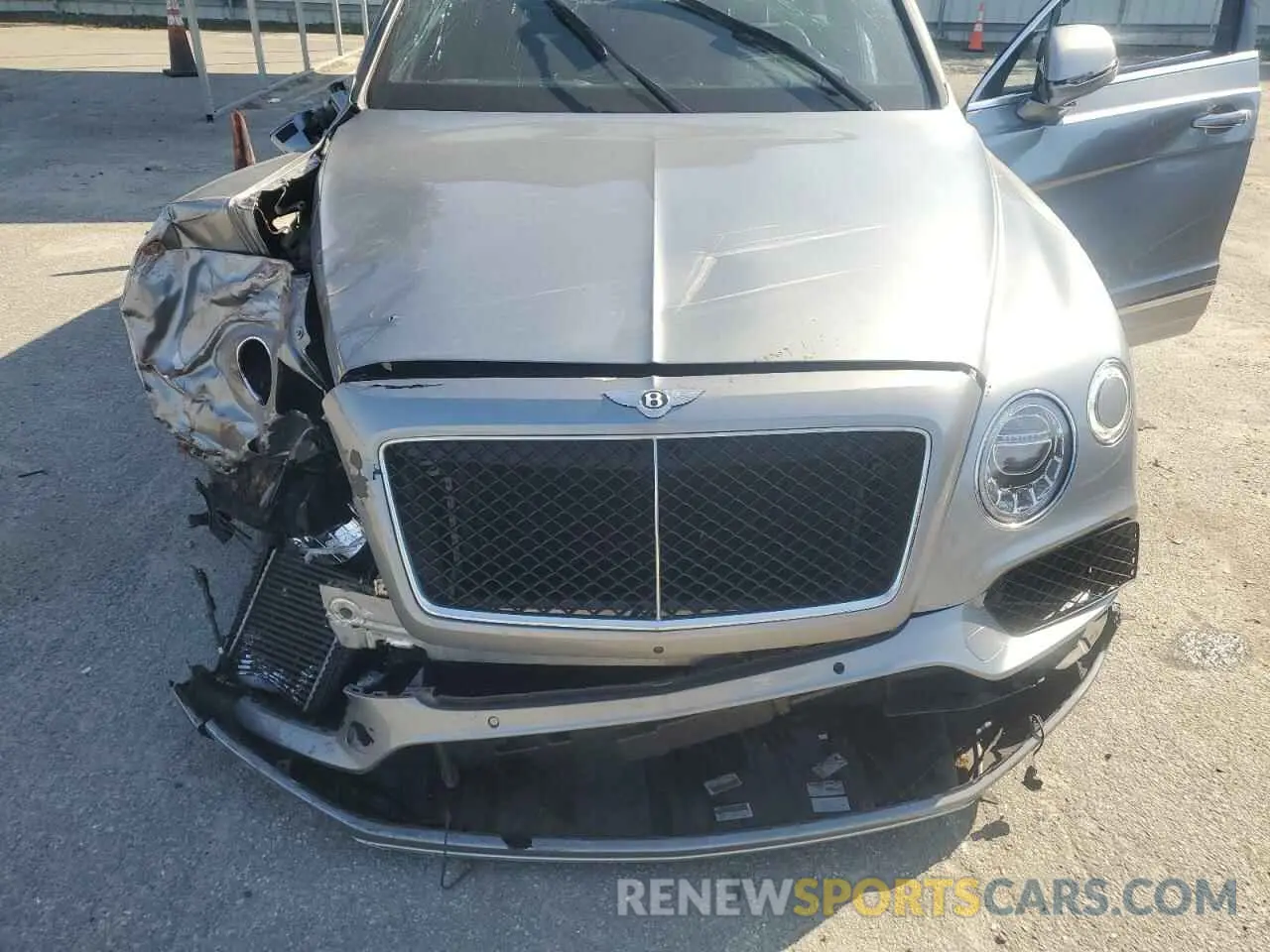 12 Фотография поврежденного автомобиля SJAAM2ZV9KC024755 BENTLEY ALL MODELS 2019