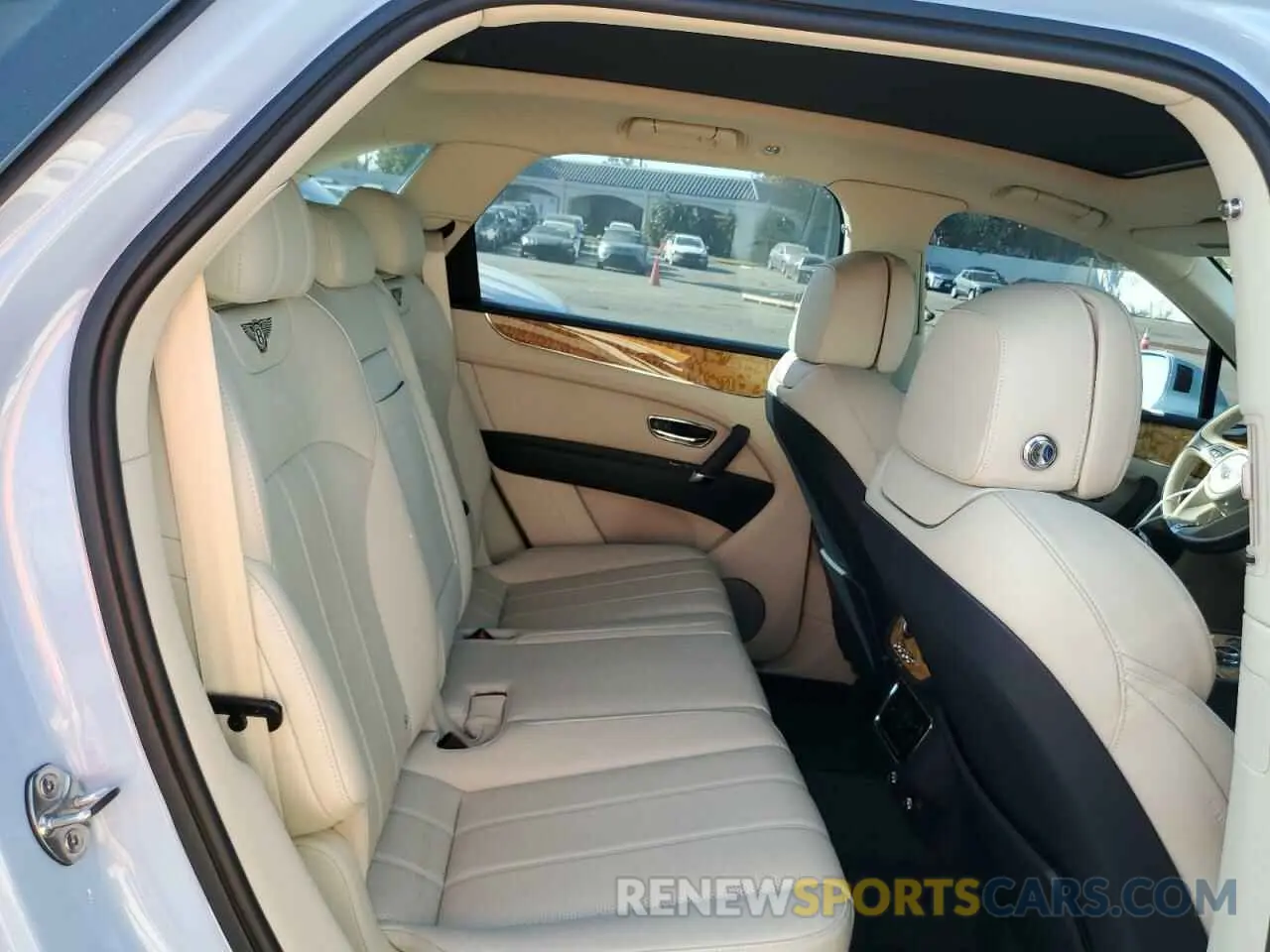11 Photograph of a damaged car SJAAM2ZV9KC026988 BENTLEY ALL MODELS 2019