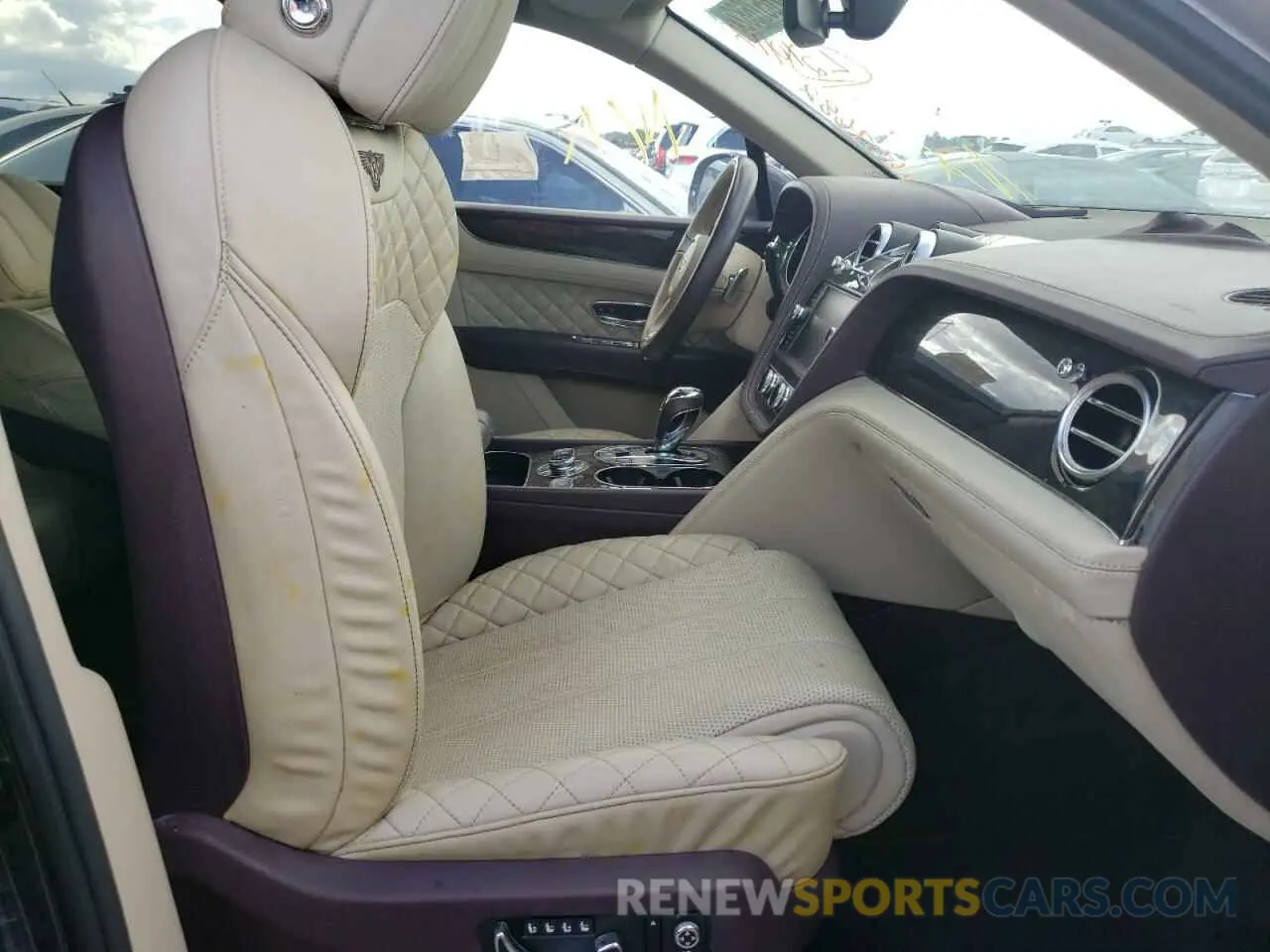 5 Photograph of a damaged car SJAAM2ZVXKC024800 BENTLEY ALL MODELS 2019