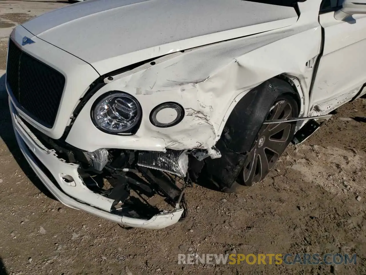 9 Photograph of a damaged car SJAAM2ZV8LC029088 BENTLEY ALL MODELS 2020