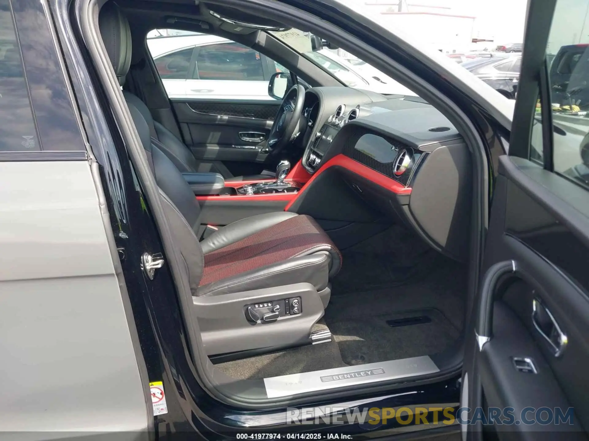 5 Photograph of a damaged car SJAAM2ZVXLC029237 BENTLEY BENTAYGA 2020
