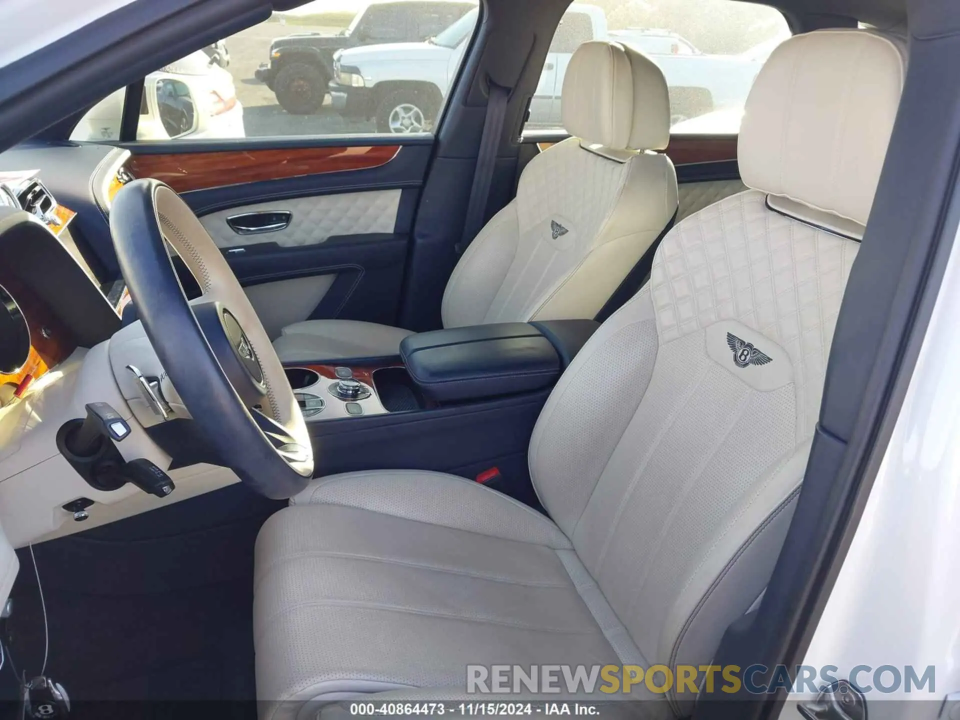 14 Фотография поврежденного автомобиля SJAAM2ZV4MC033687 BENTLEY BENTAYGA 2021