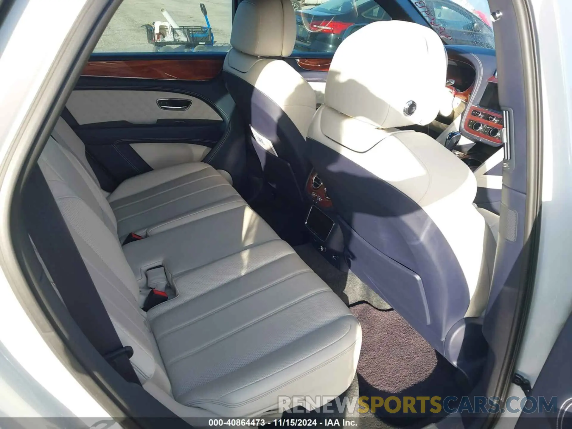 8 Фотография поврежденного автомобиля SJAAM2ZV4MC033687 BENTLEY BENTAYGA 2021