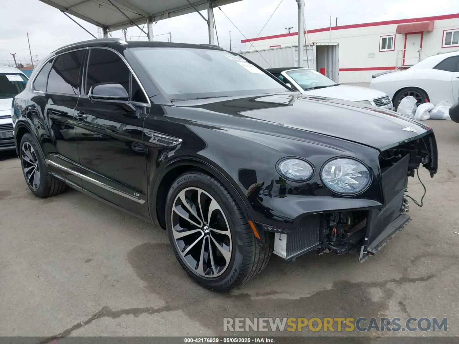 1 Фотография поврежденного автомобиля SJAAM2ZV1NC013849 BENTLEY BENTAYGA 2022