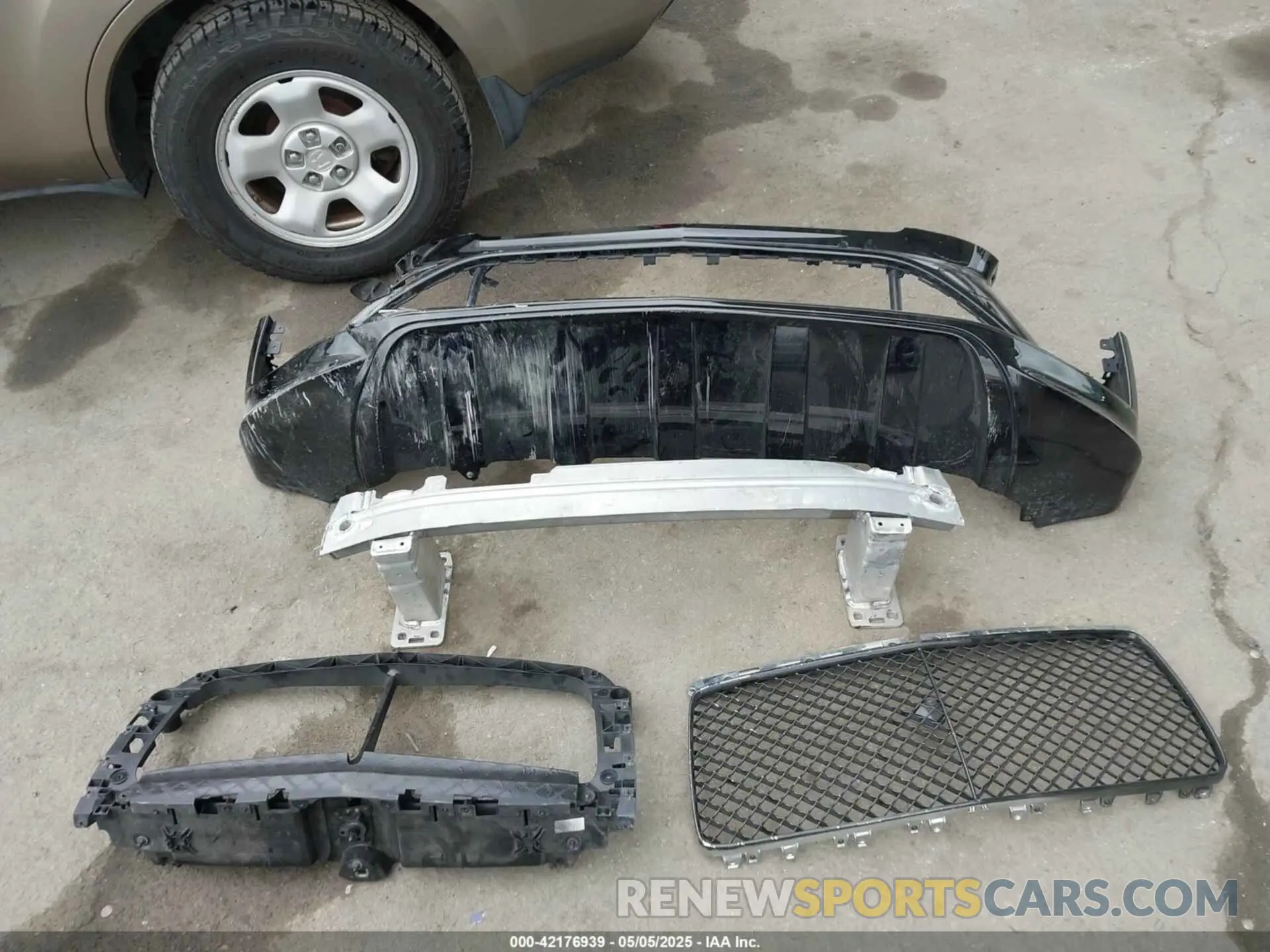 12 Фотография поврежденного автомобиля SJAAM2ZV1NC013849 BENTLEY BENTAYGA 2022