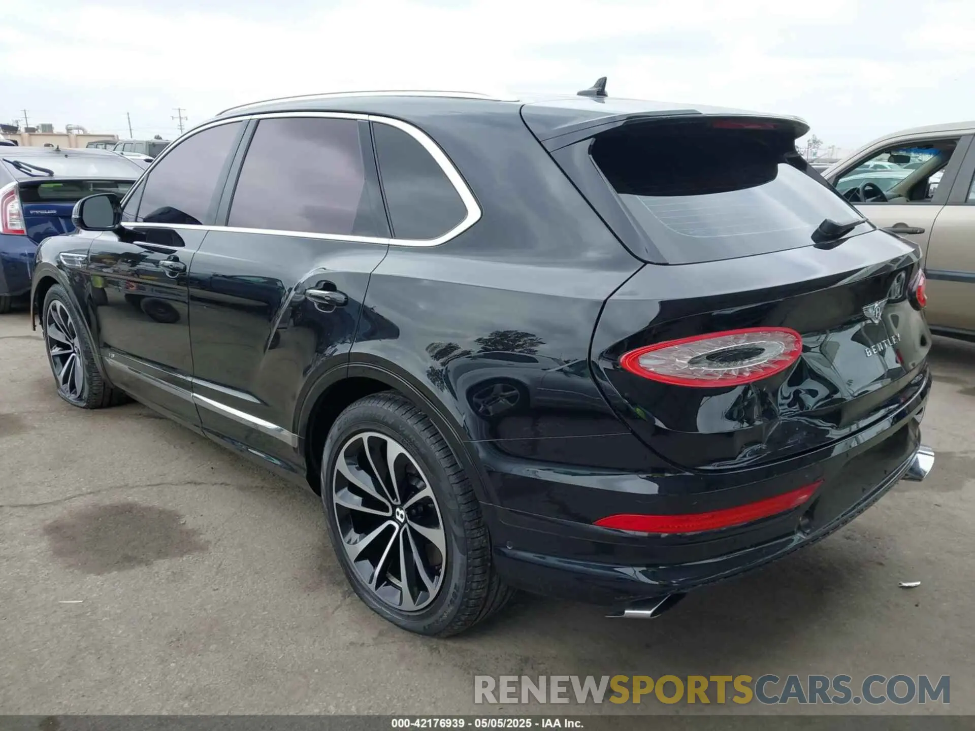 3 Фотография поврежденного автомобиля SJAAM2ZV1NC013849 BENTLEY BENTAYGA 2022