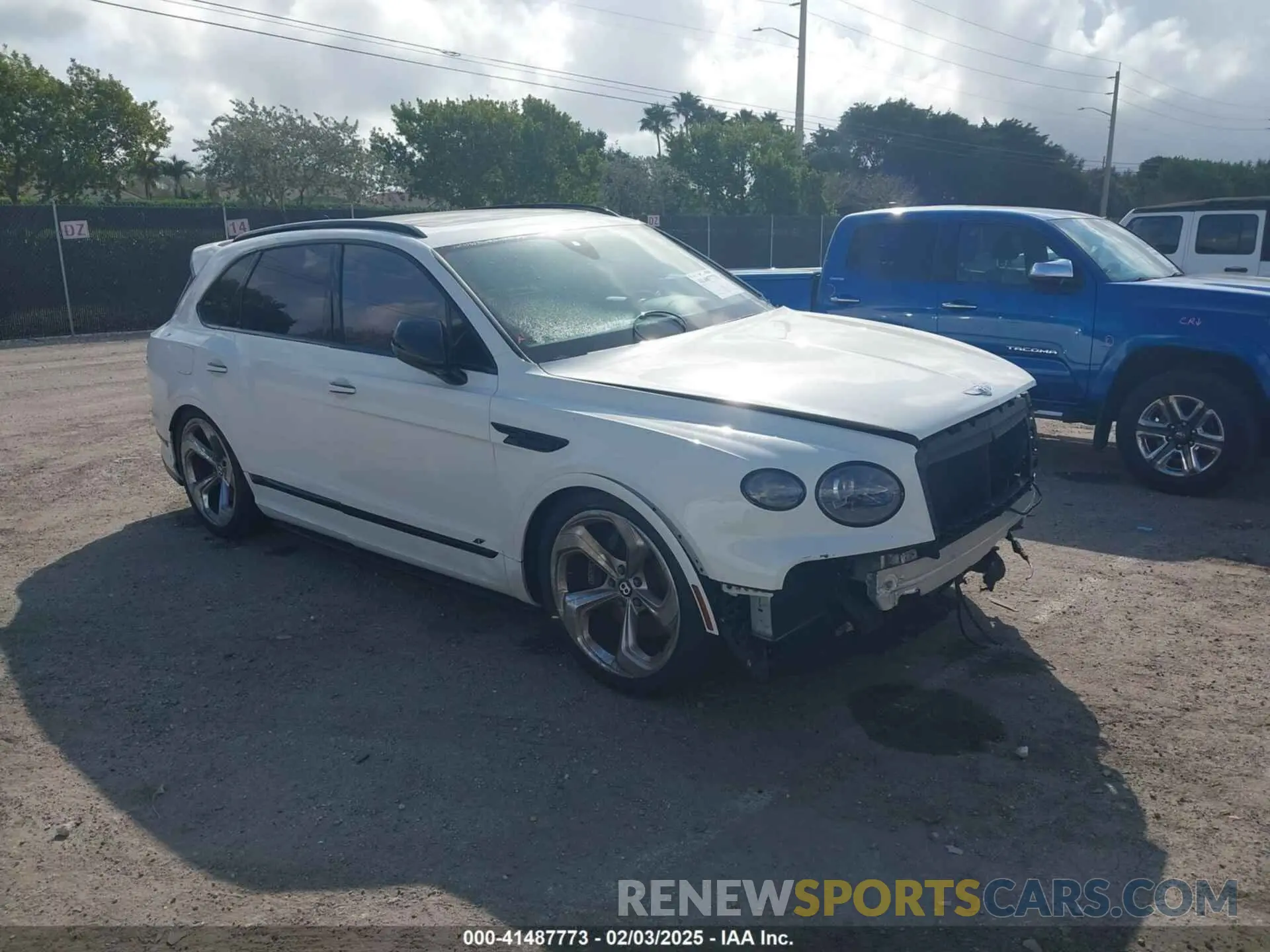 1 Photograph of a damaged car SJAAM2ZV2NC013035 BENTLEY BENTAYGA 2022