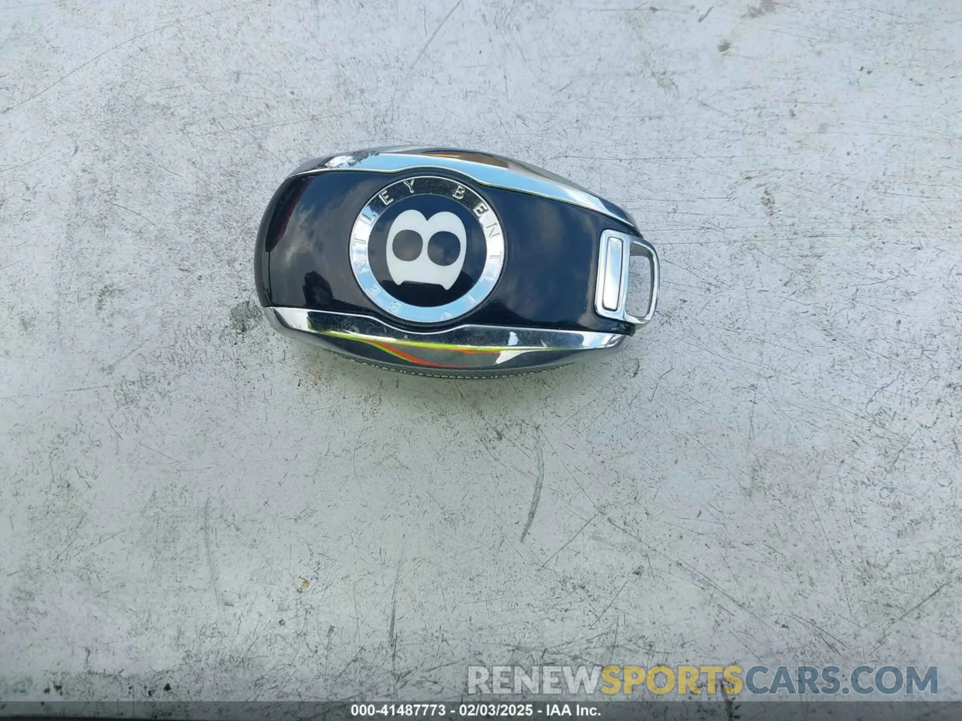 11 Photograph of a damaged car SJAAM2ZV2NC013035 BENTLEY BENTAYGA 2022