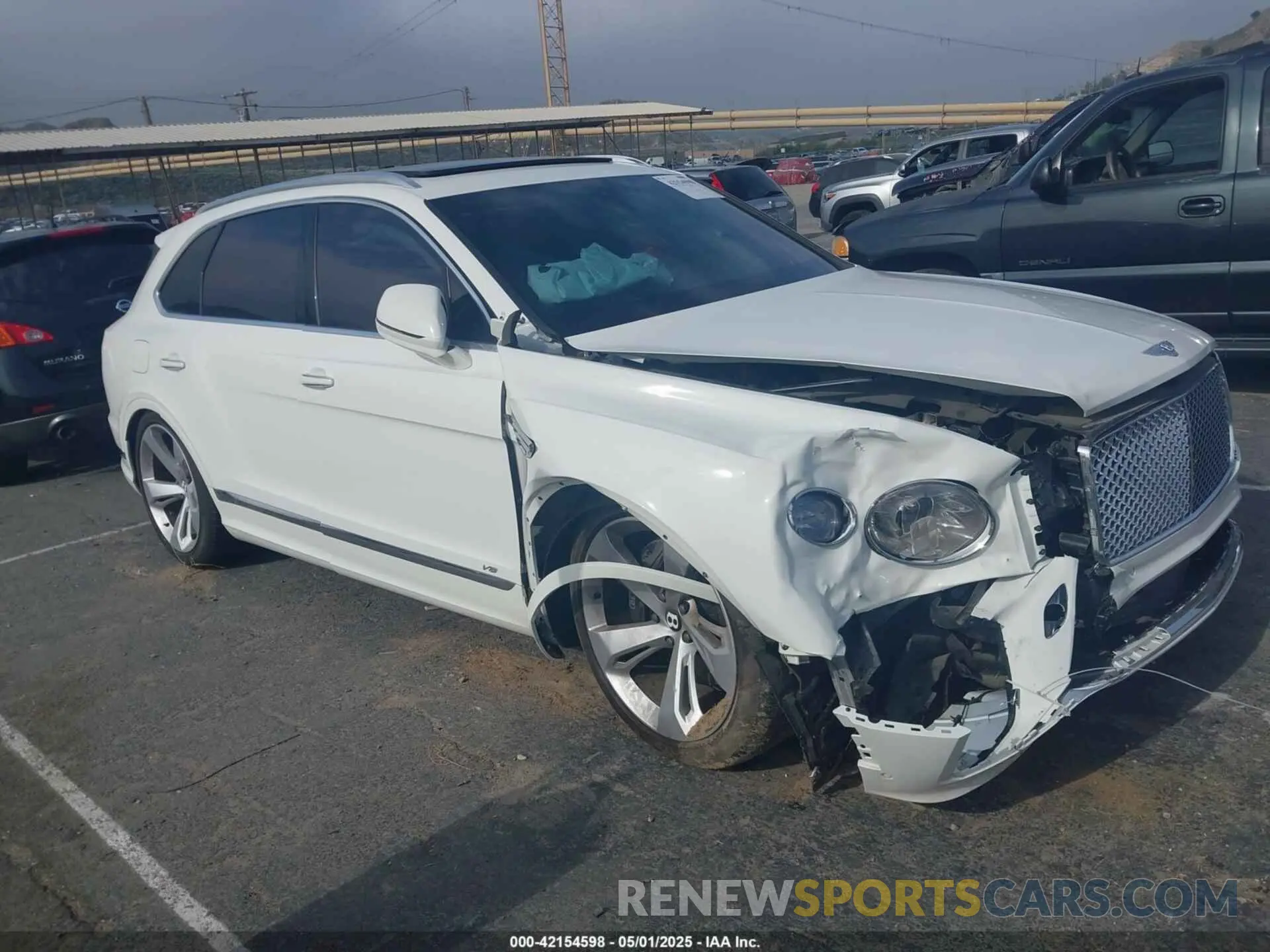 1 Photograph of a damaged car SJAAM2ZV4NC016521 BENTLEY BENTAYGA 2022