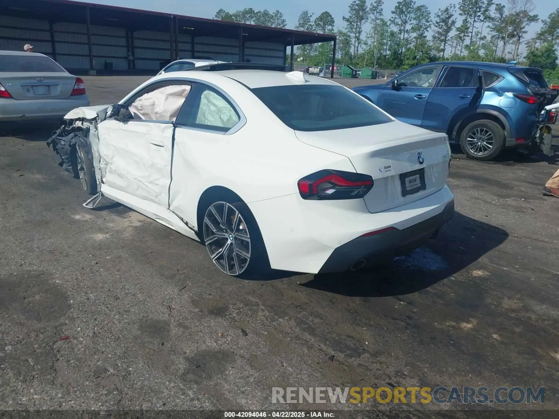 3 Photograph of a damaged car 3MW23CM0XN8C48827 BMW 230 2022