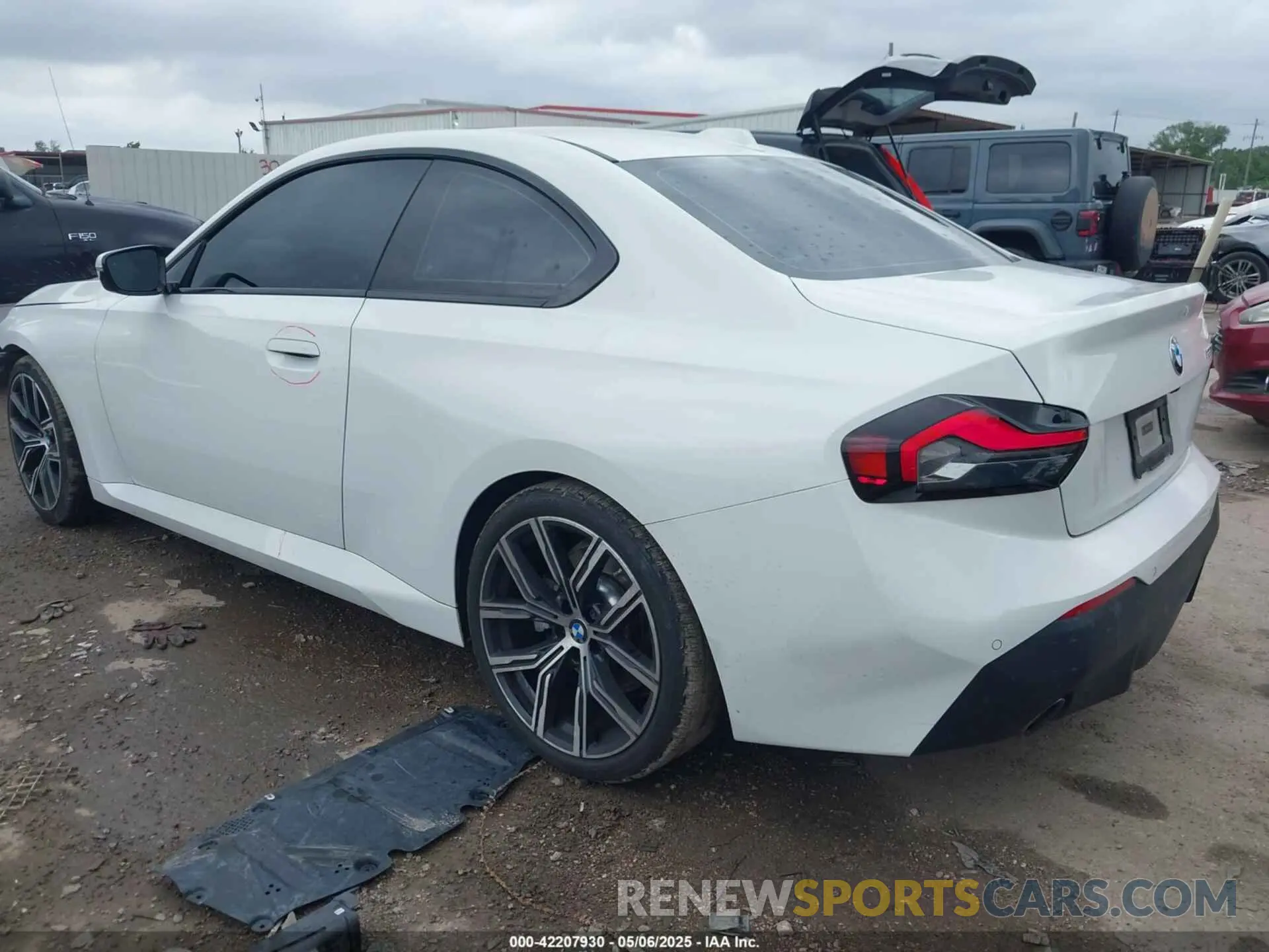 3 Photograph of a damaged car 3MW23CM02P8D39187 BMW 230 2023