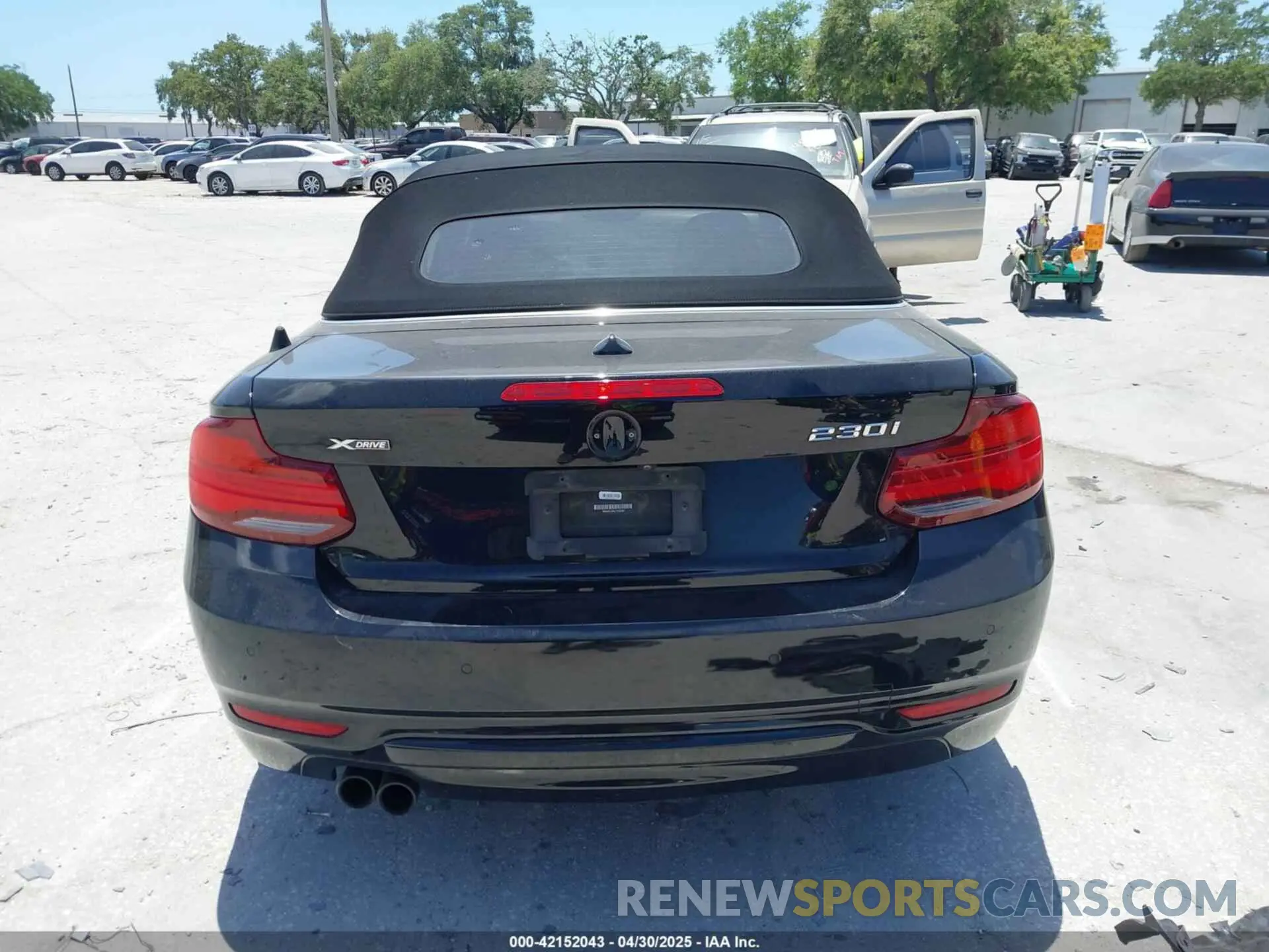 17 Photograph of a damaged car WBA2K1C04L7G06384 BMW 230I 2020