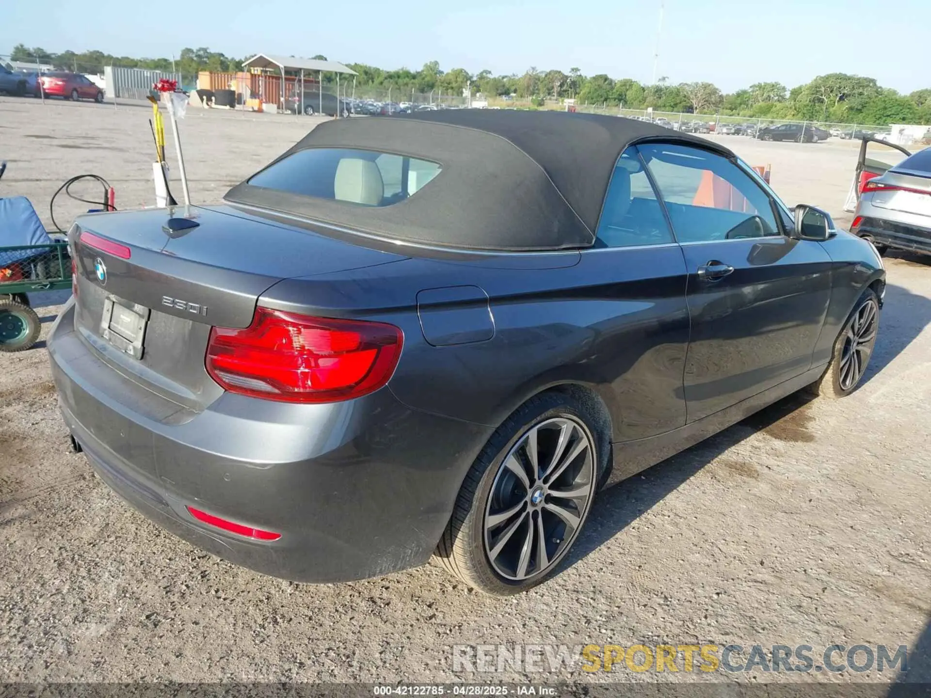 4 Photograph of a damaged car WBA2K1C08L7G28887 BMW 230I 2020