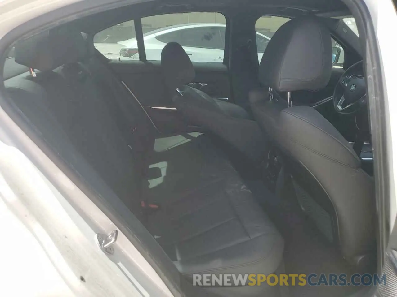 10 Photograph of a damaged car 3MW5R1J56K8A04166 BMW 3 SERIES 2019