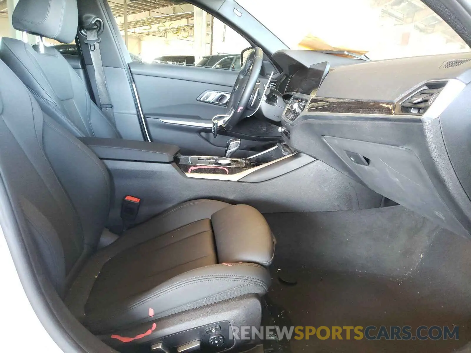 5 Photograph of a damaged car 3MW5R1J59K8A04064 BMW 3 SERIES 2019