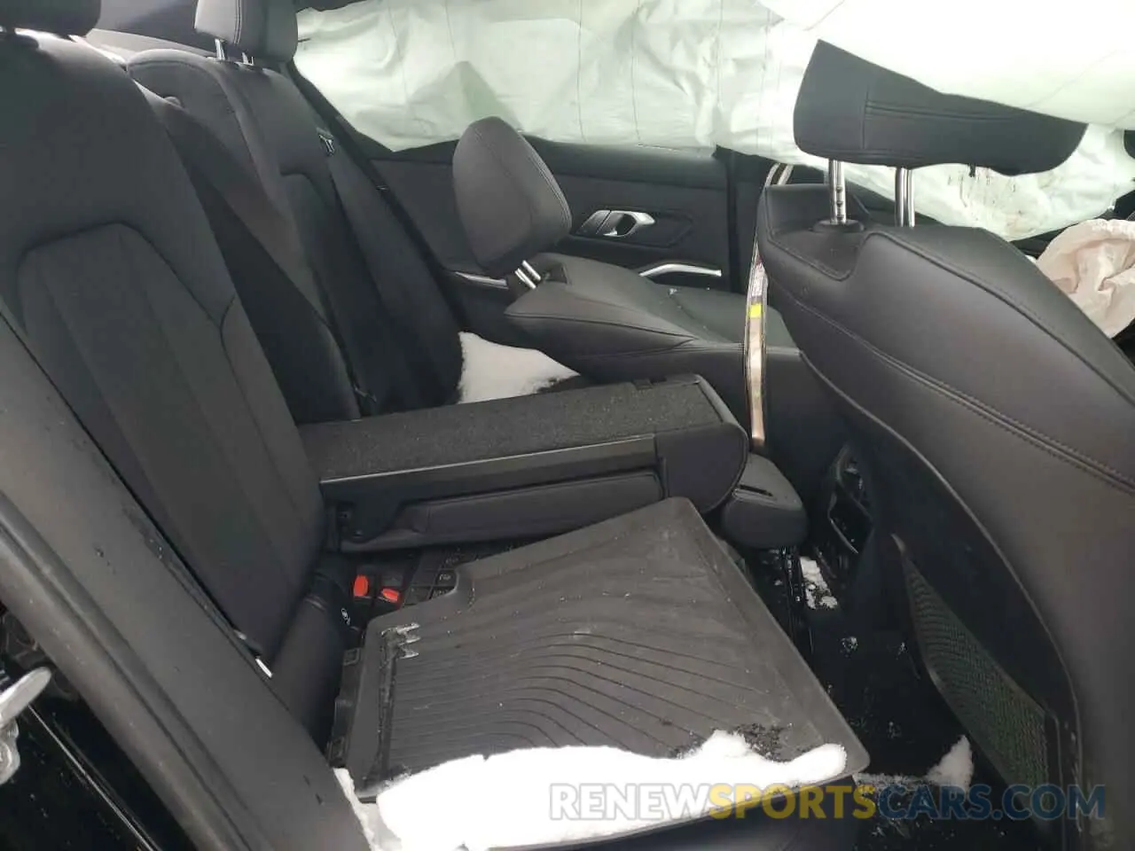 10 Photograph of a damaged car 3MW5R7J57K8B02478 BMW 3 SERIES 2019