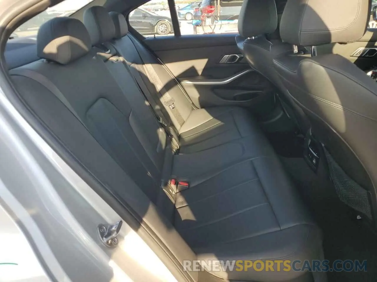 10 Photograph of a damaged car WBA5R1C50KAK07507 BMW 3 SERIES 2019