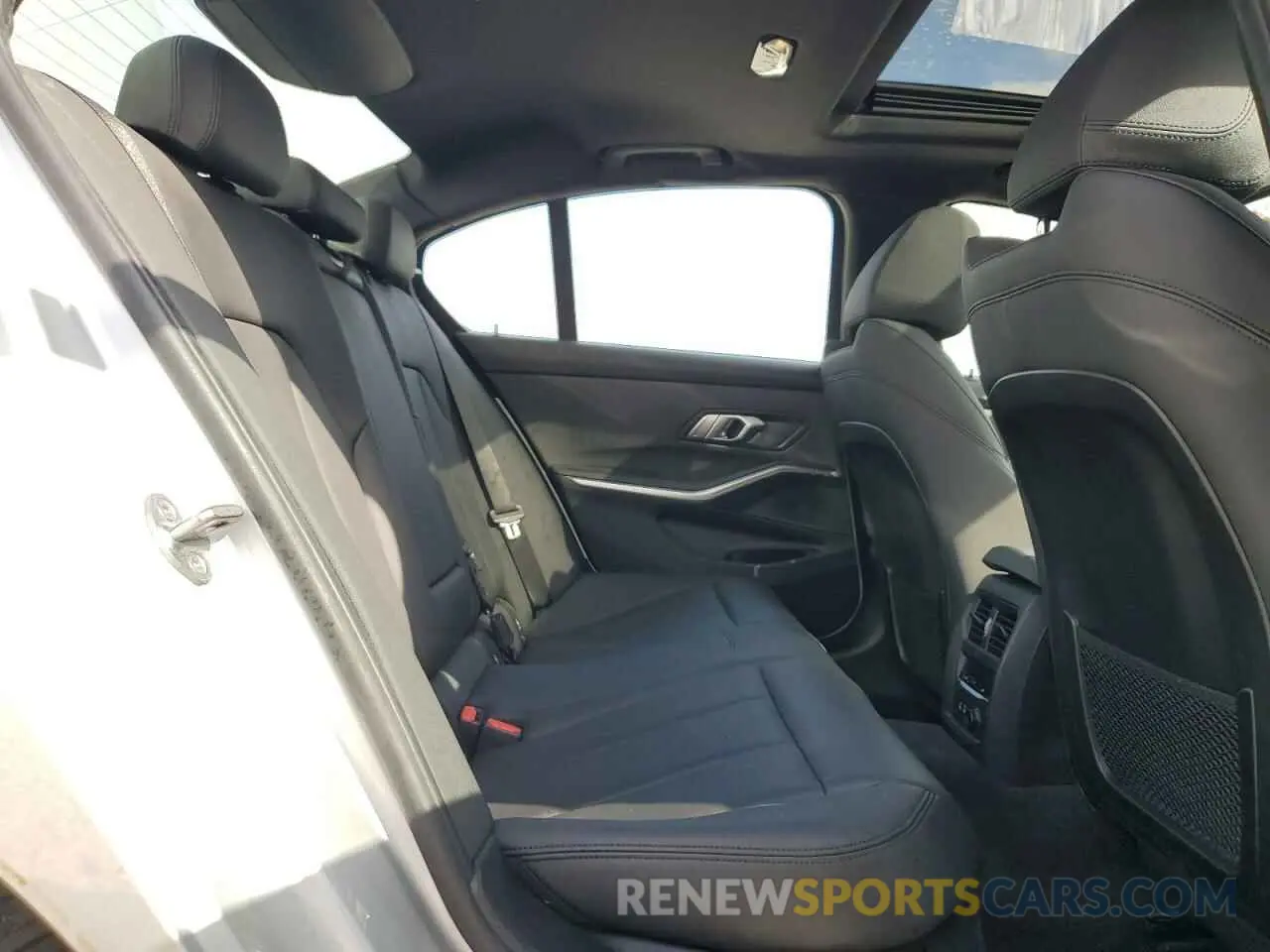 10 Photograph of a damaged car WBA5R1C50KAK12982 BMW 3 SERIES 2019