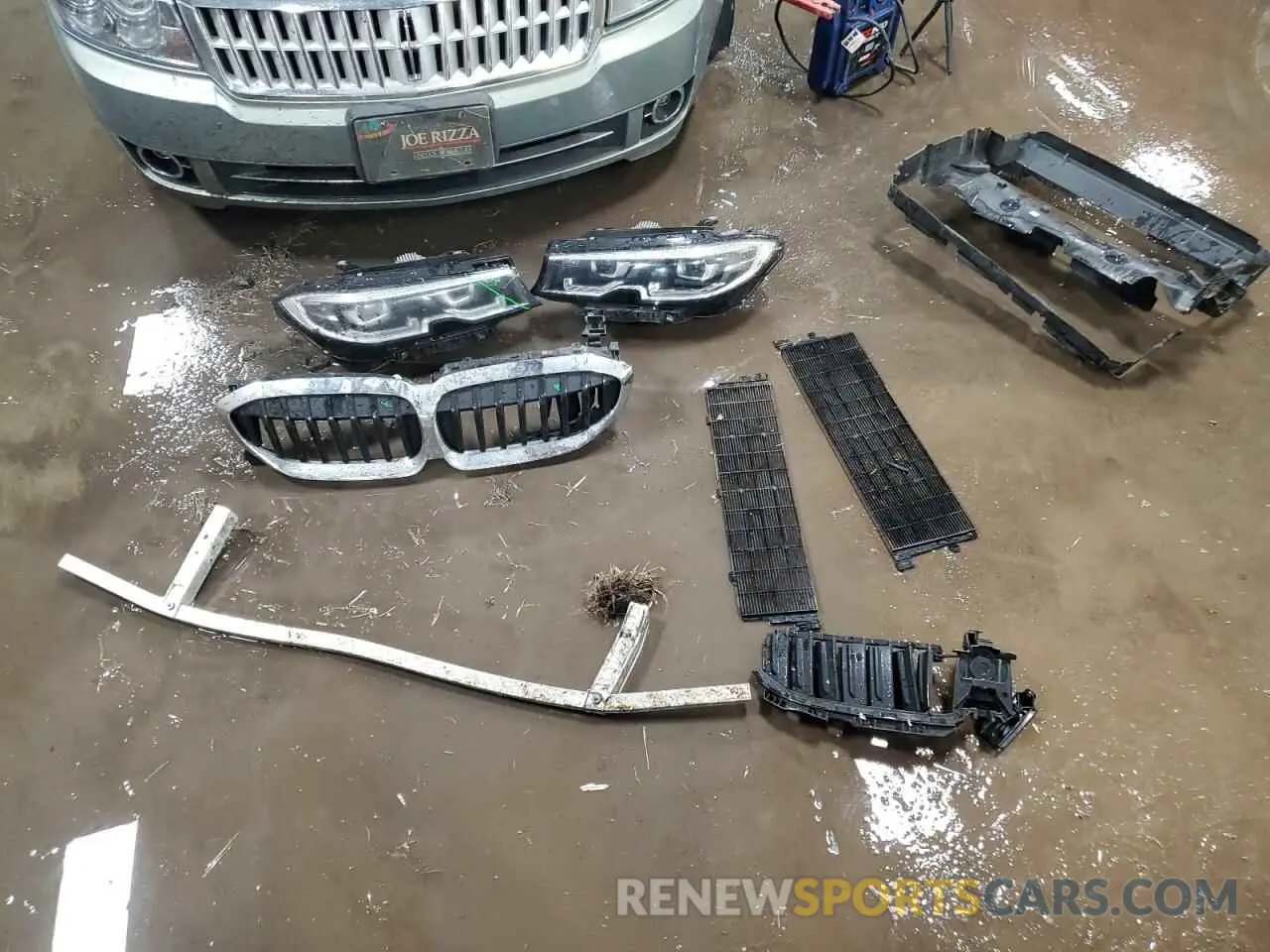 12 Photograph of a damaged car WBA5R1C51KFH14244 BMW 3 SERIES 2019