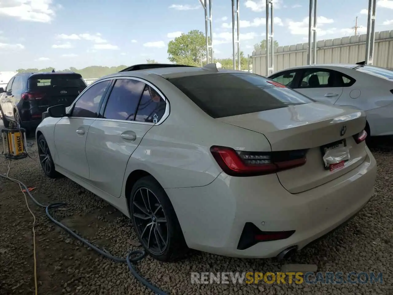 2 Фотография поврежденного автомобиля WBA5R1C53KAK10109 BMW 3 SERIES 2019