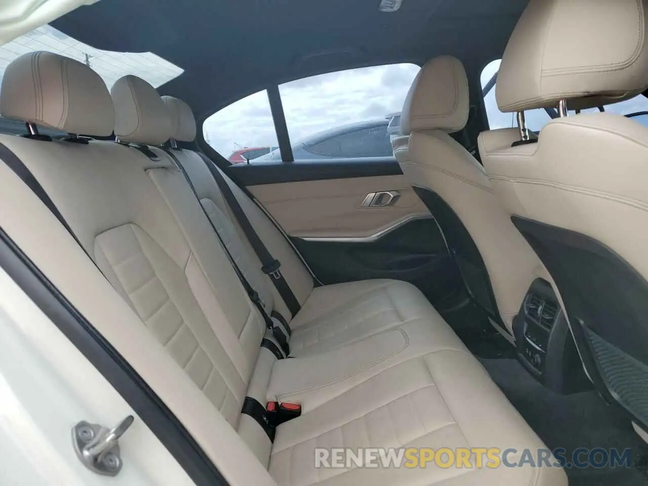 10 Photograph of a damaged car WBA5R1C53KAK11051 BMW 3 SERIES 2019