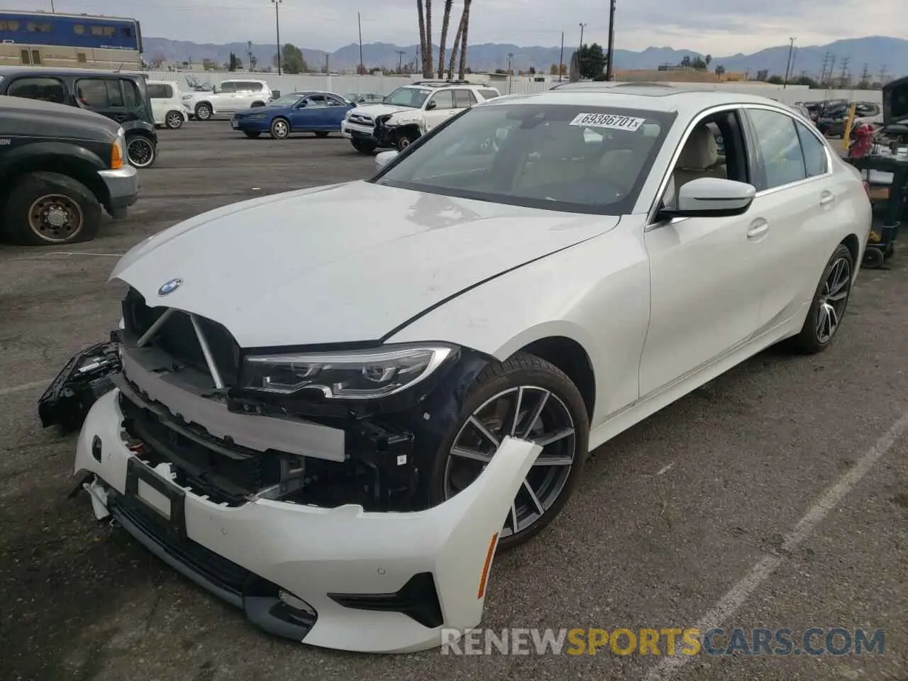 2 Фотография поврежденного автомобиля WBA5R1C56KAJ98330 BMW 3 SERIES 2019