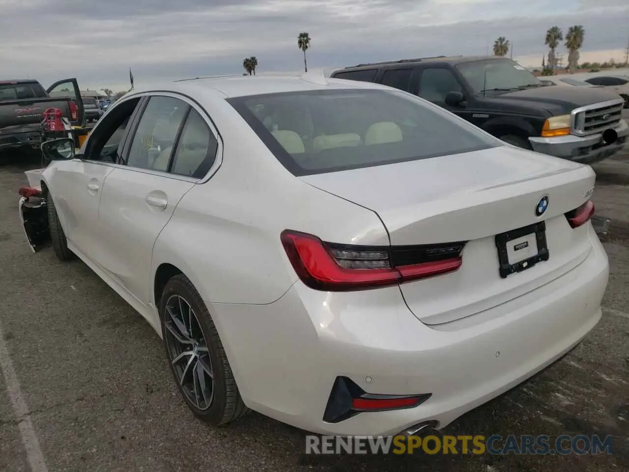 3 Фотография поврежденного автомобиля WBA5R1C56KAJ98330 BMW 3 SERIES 2019