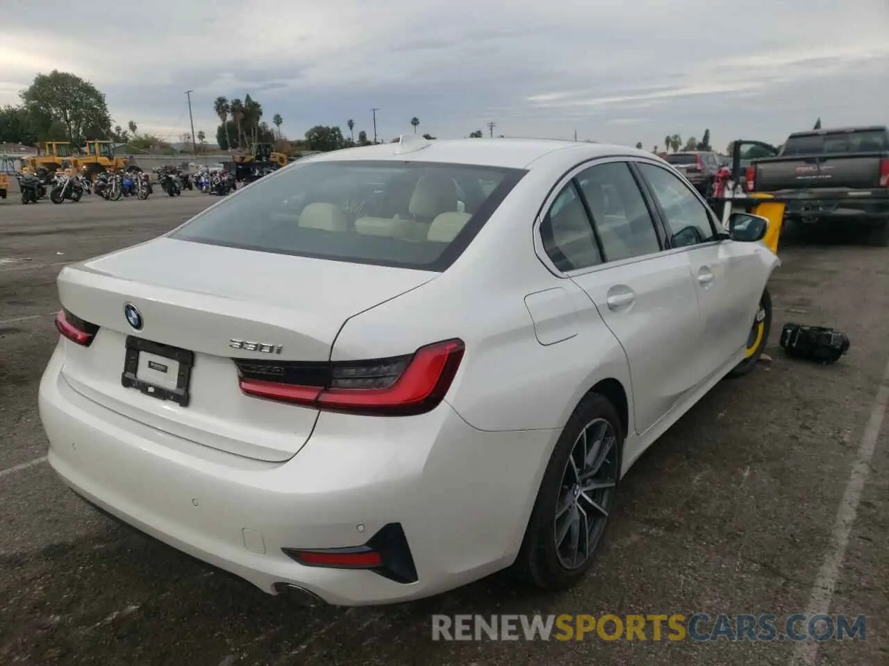 4 Фотография поврежденного автомобиля WBA5R1C56KAJ98330 BMW 3 SERIES 2019