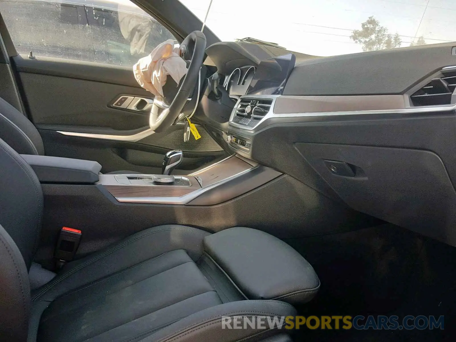 5 Photograph of a damaged car WBA5R1C56KAK13036 BMW 3 SERIES 2019