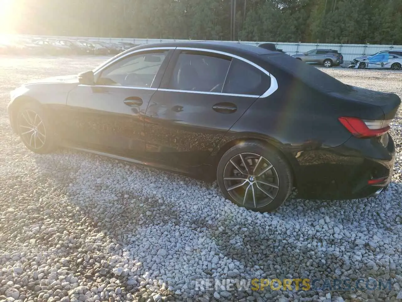 2 Фотография поврежденного автомобиля WBA5R1C57KAK12235 BMW 3 SERIES 2019