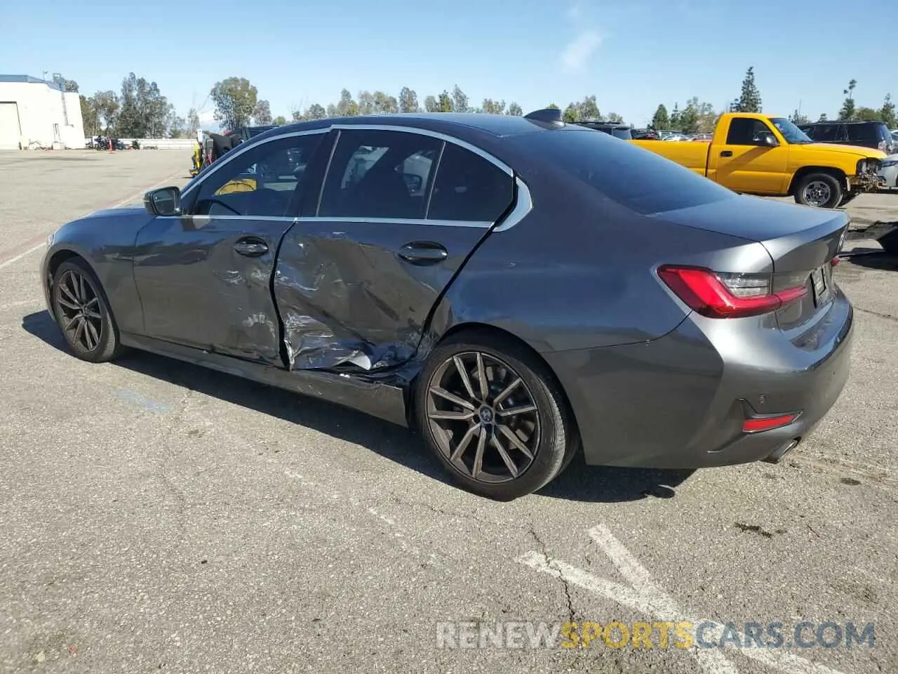 2 Фотография поврежденного автомобиля WBA5R1C57KFH22056 BMW 3 SERIES 2019