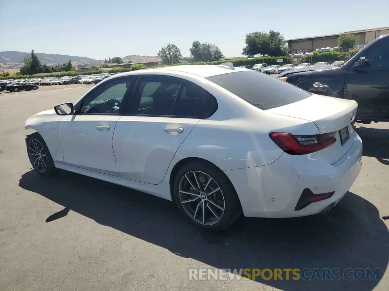 2 Фотография поврежденного автомобиля WBA5R1C5XKAE81283 BMW 3 SERIES 2019