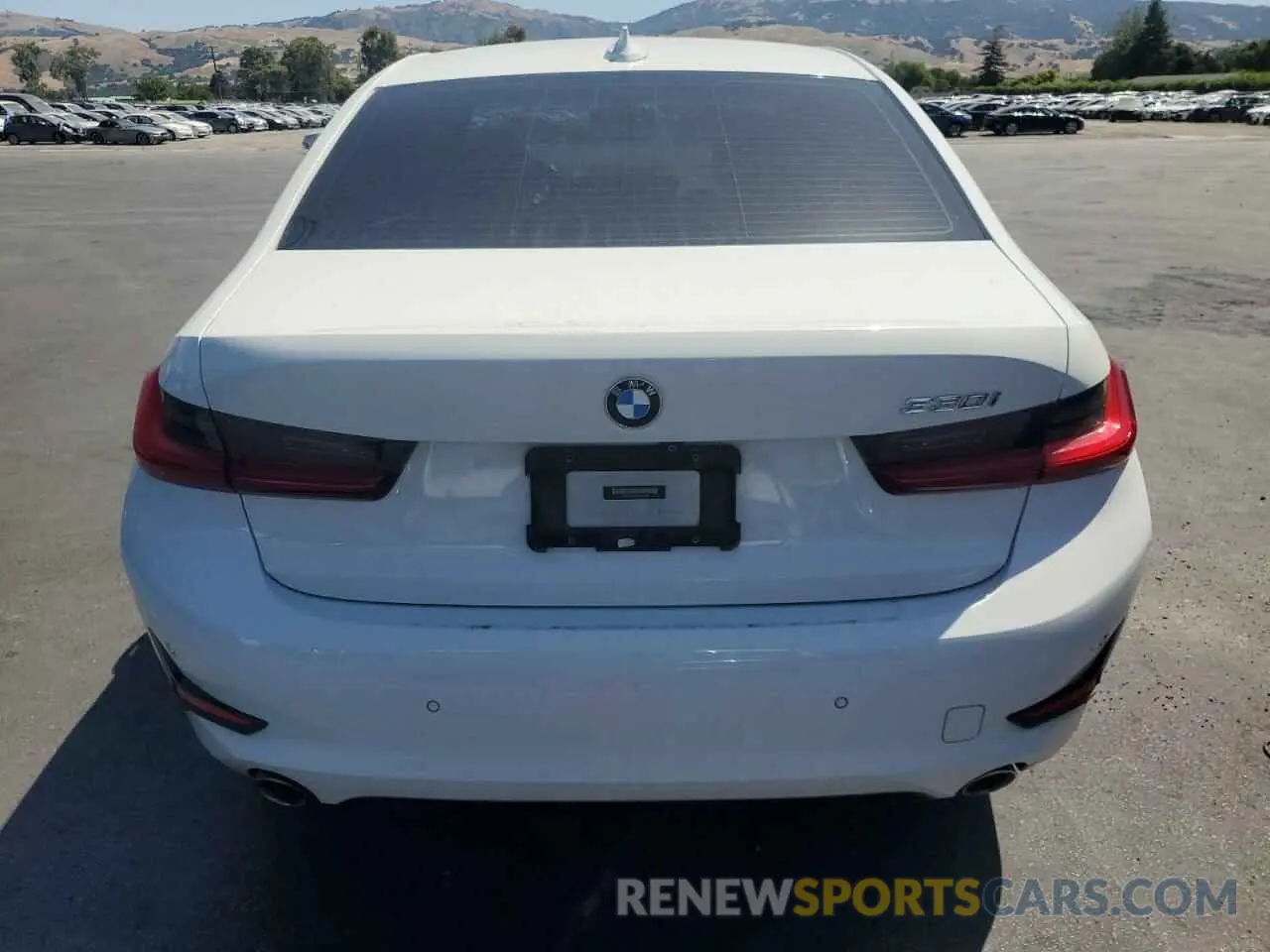6 Фотография поврежденного автомобиля WBA5R1C5XKAE81283 BMW 3 SERIES 2019