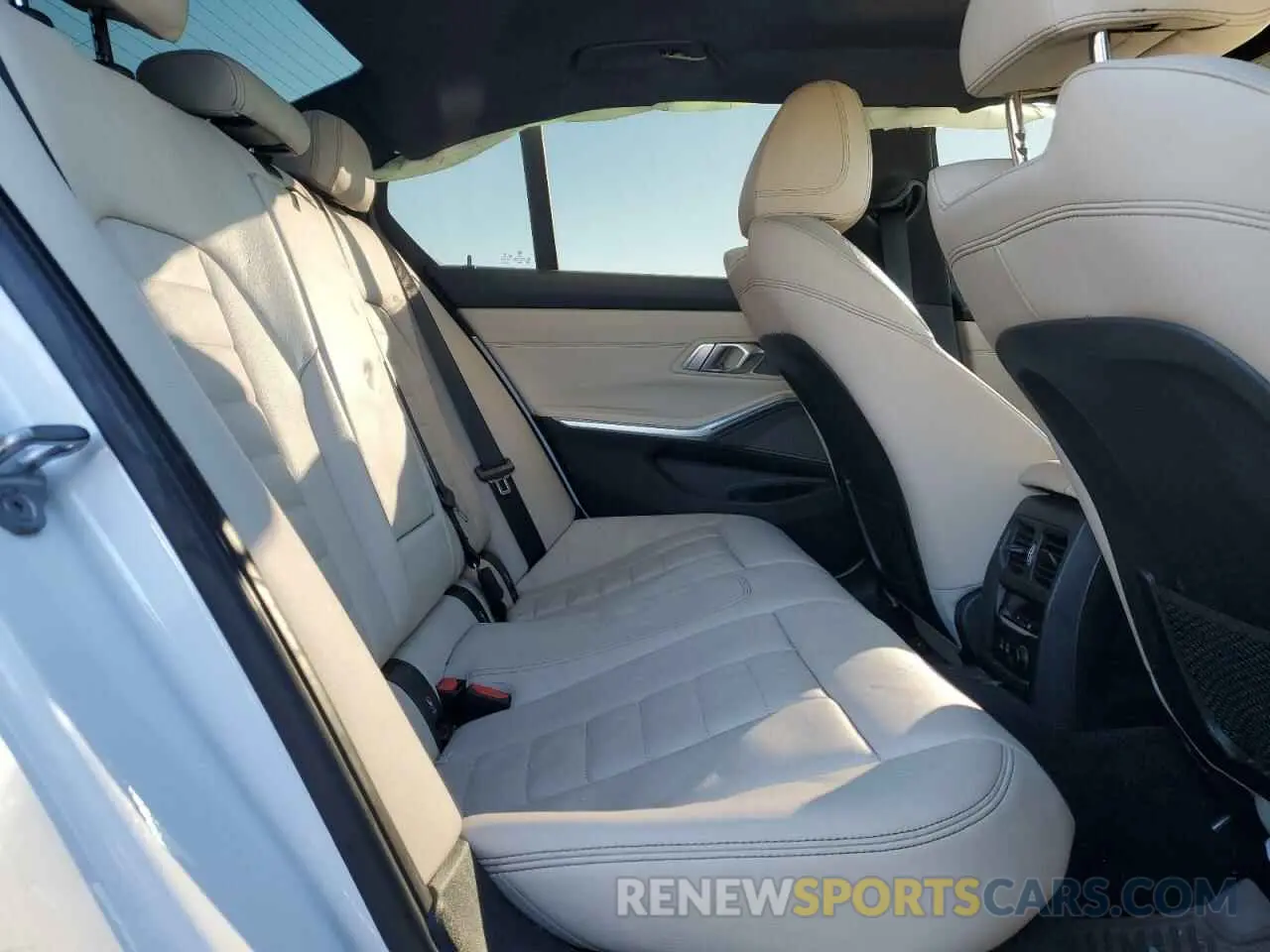 10 Фотография поврежденного автомобиля WBA5R7C51KAJ81602 BMW 3 SERIES 2019