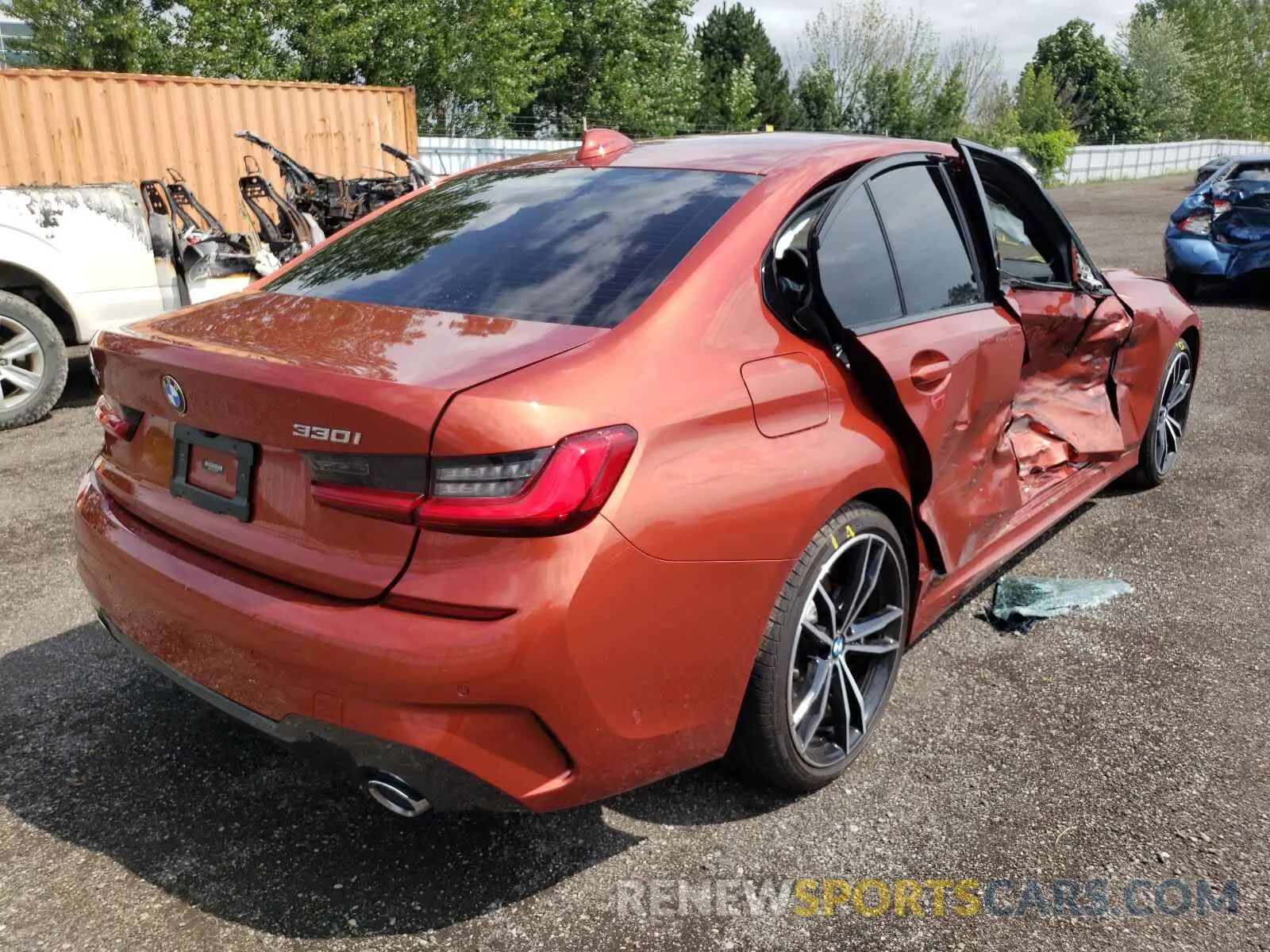 4 Photograph of a damaged car WBA5R7C52KAJ82466 BMW 3 SERIES 2019