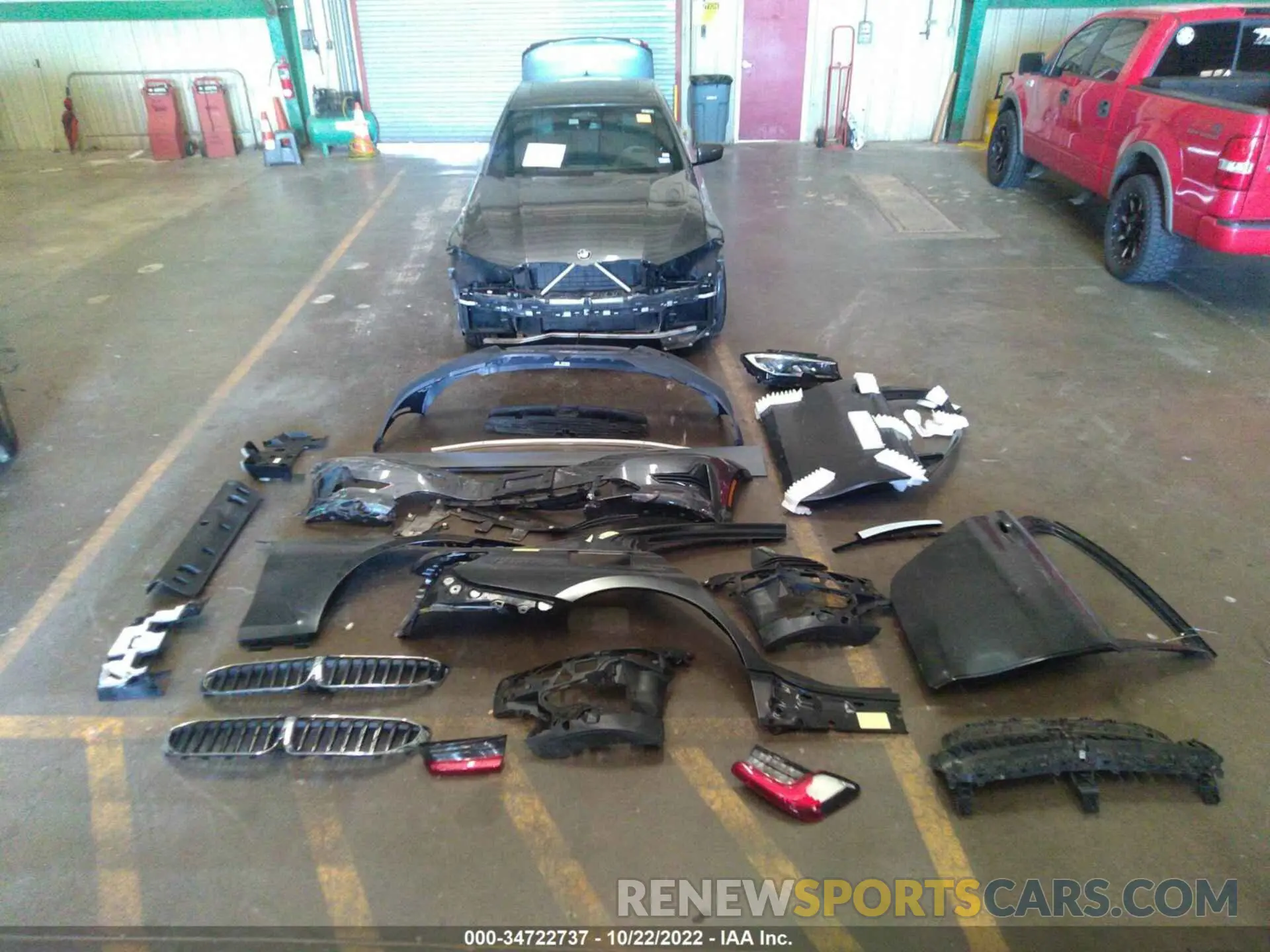 12 Photograph of a damaged car WBA5R7C57KAJ82348 BMW 3 SERIES 2019