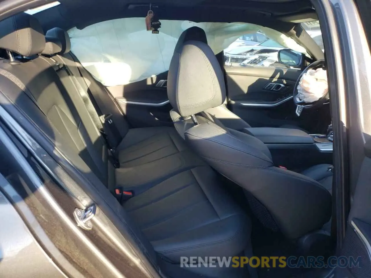 6 Photograph of a damaged car WBA5R7C5XKFH20403 BMW 3 SERIES 2019