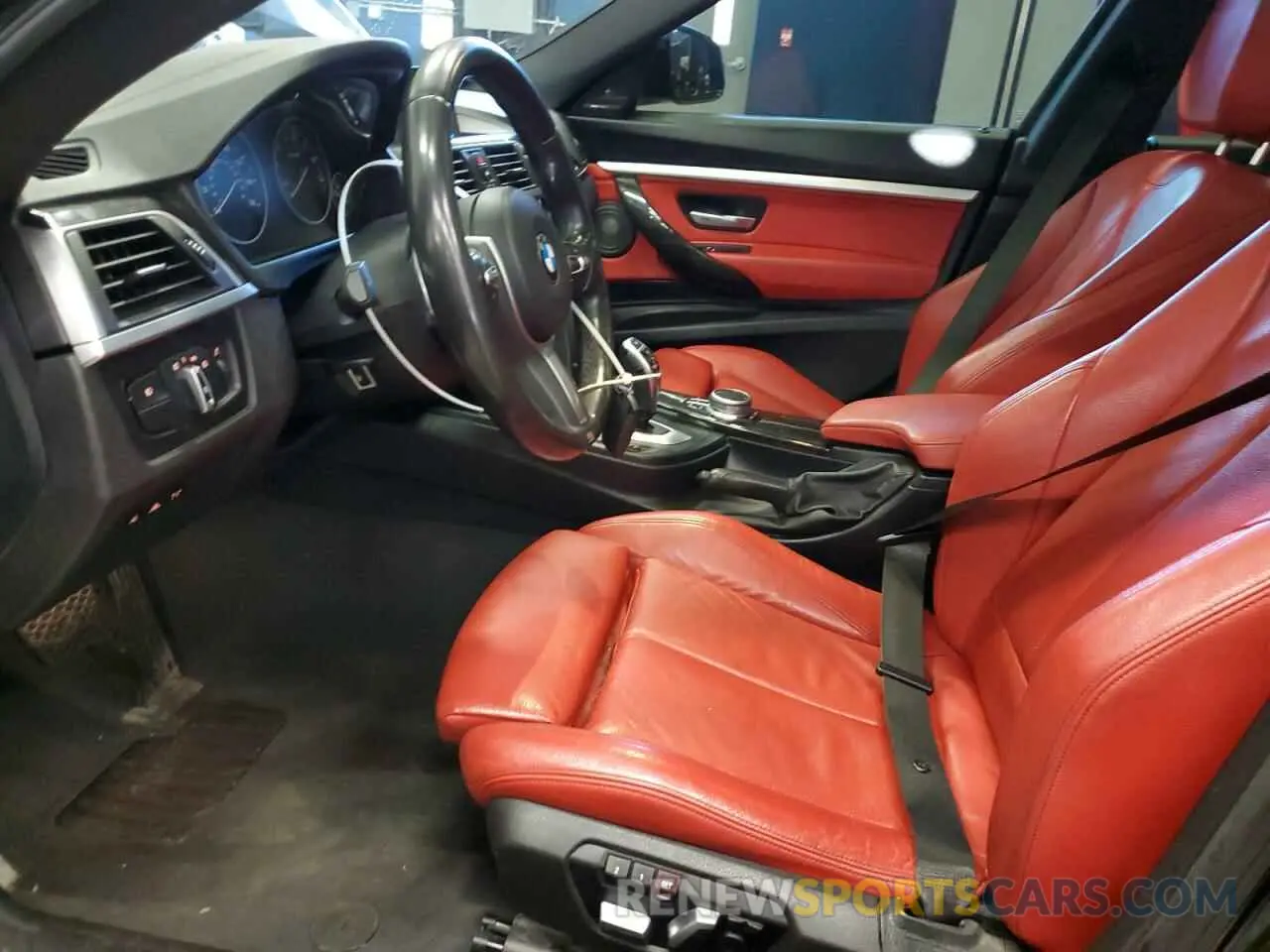 7 Фотография поврежденного автомобиля WBA8Y3C5XKBP41779 BMW 3 SERIES 2019