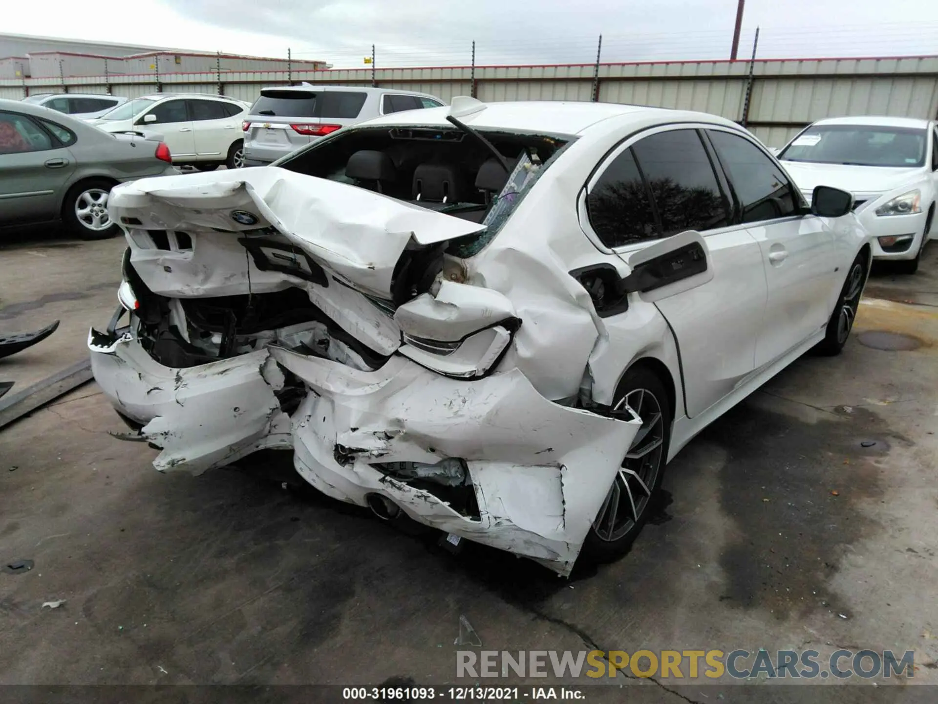 4 Фотография поврежденного автомобиля 3MW5R1J05L8B09576 BMW 3 SERIES 2020