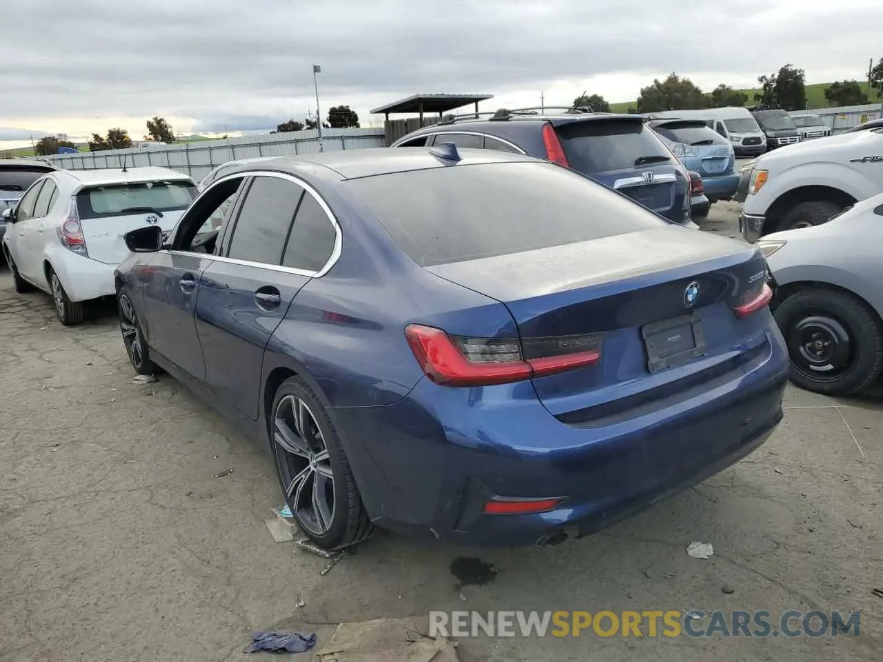 2 Photograph of a damaged car 3MW5R1J06L8B31893 BMW 3 SERIES 2020