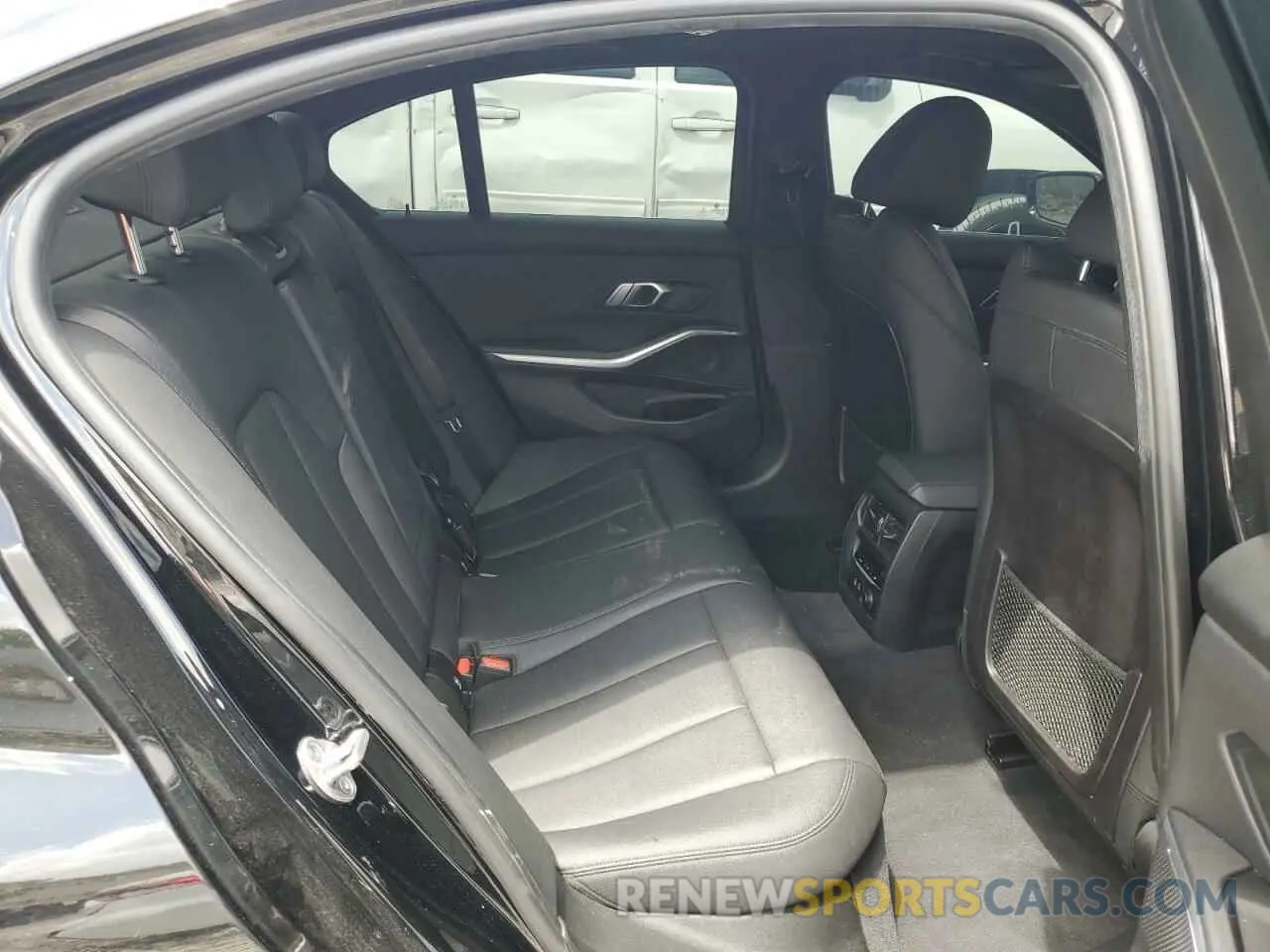 10 Фотография поврежденного автомобиля 3MW5R1J07L8B28730 BMW 3 SERIES 2020